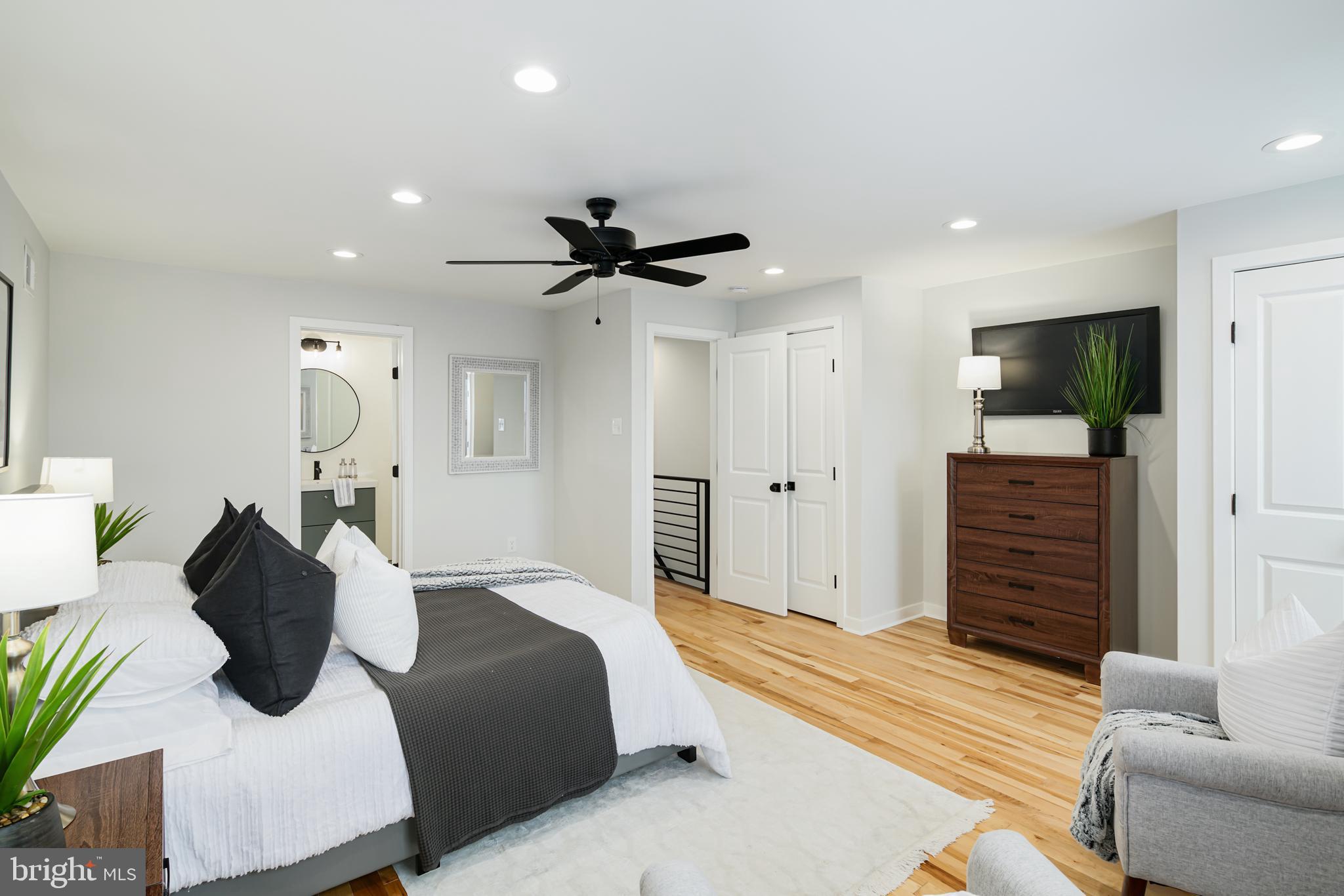 BRIDESBURG - Residential