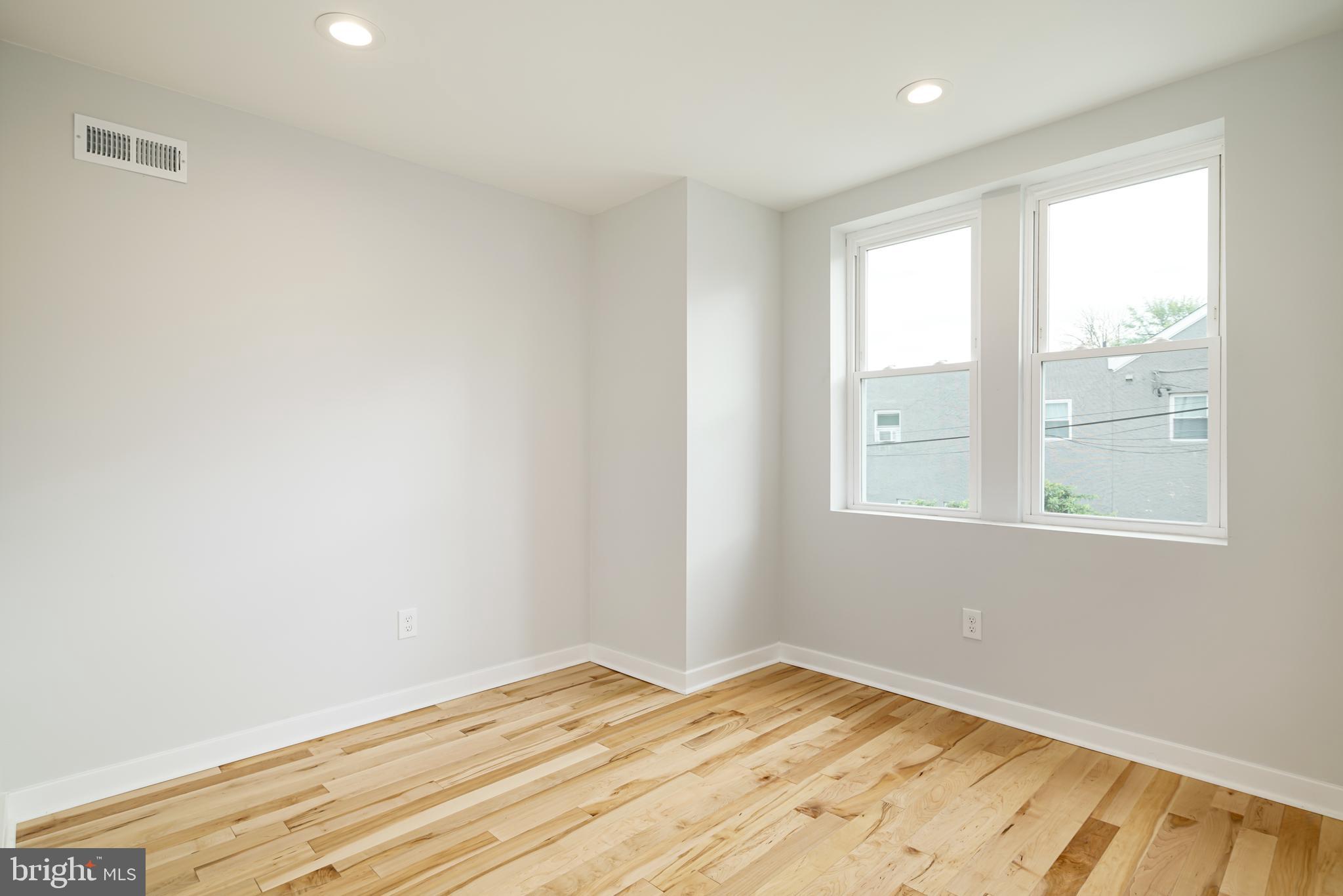 BRIDESBURG - Residential