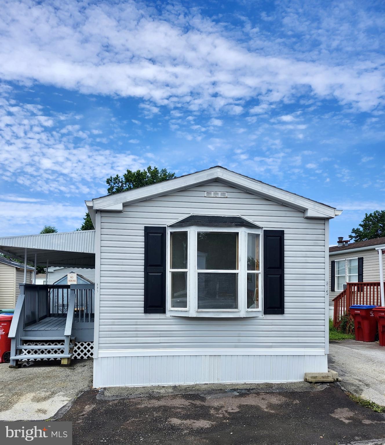 885 BUTTONWOOD AVENUE