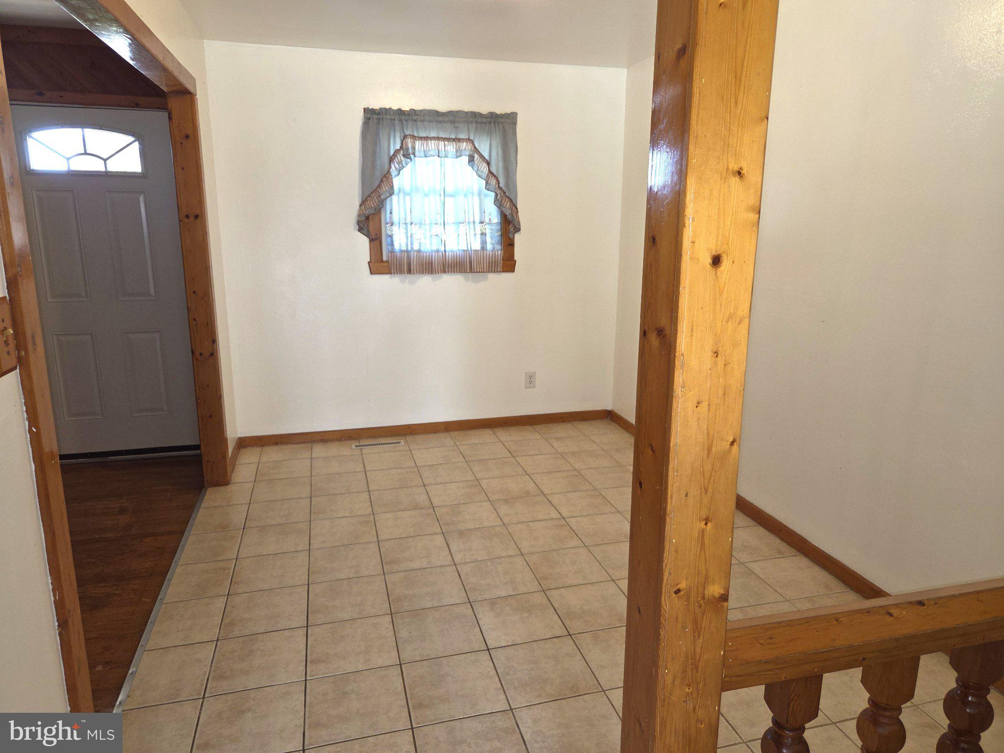 128 W EDINBURGH DRIVE