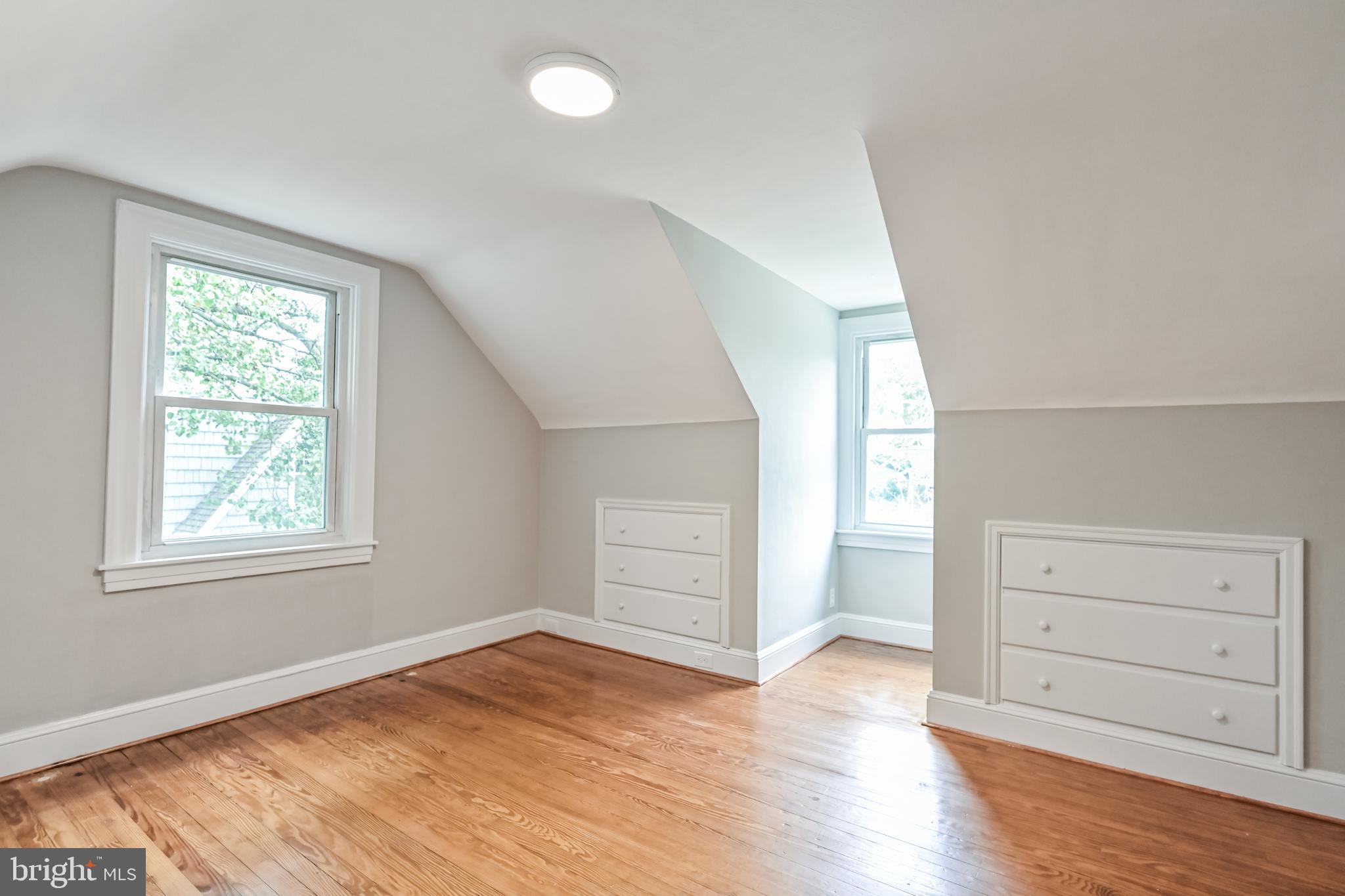 HOMEWOOD - Residential