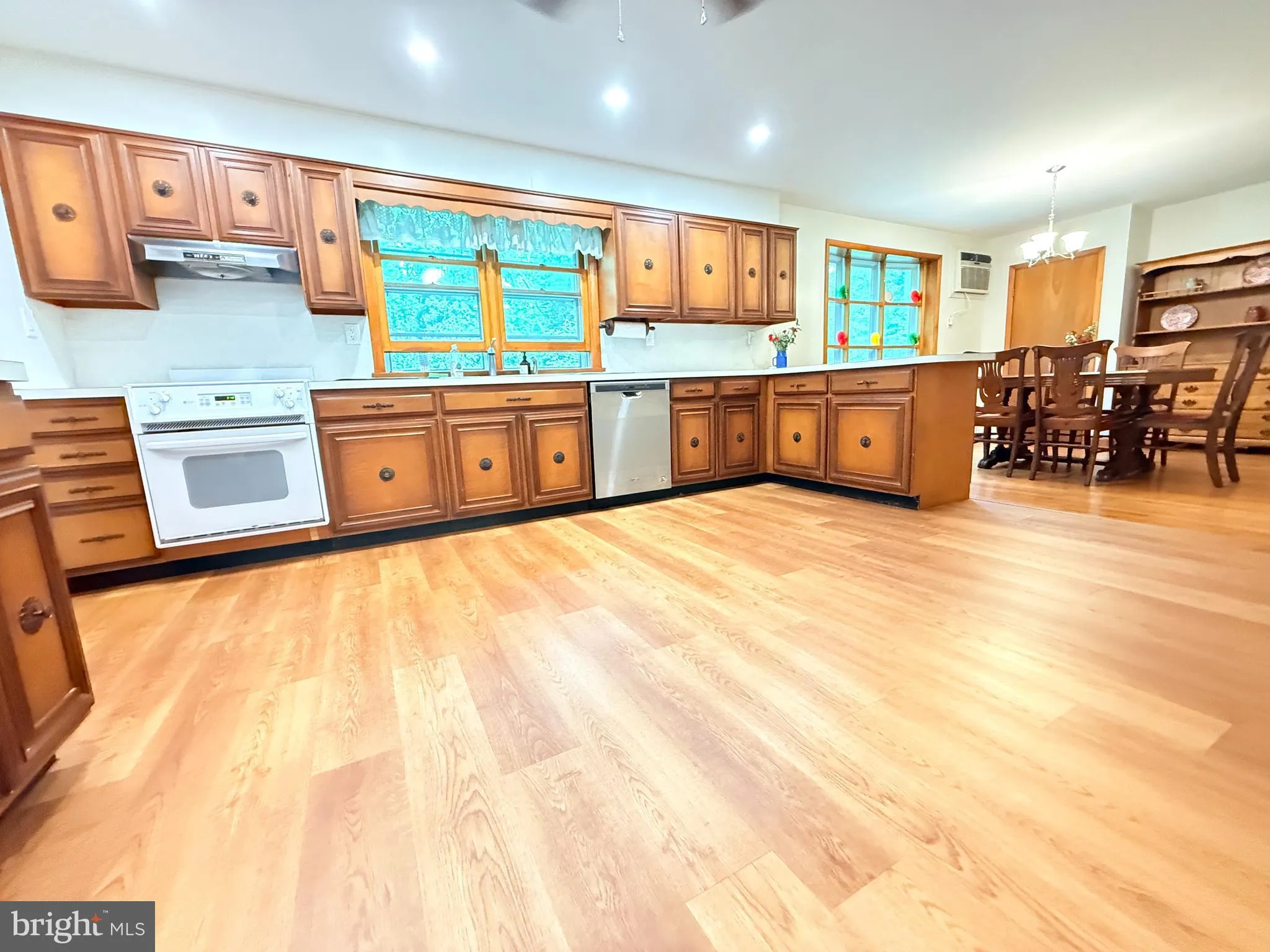 Additional image 33 of 2392 E Avenue, Levittown, PA 19056