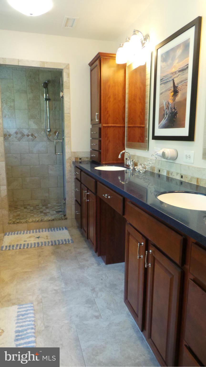 LAKE WILDERNESS - Residential