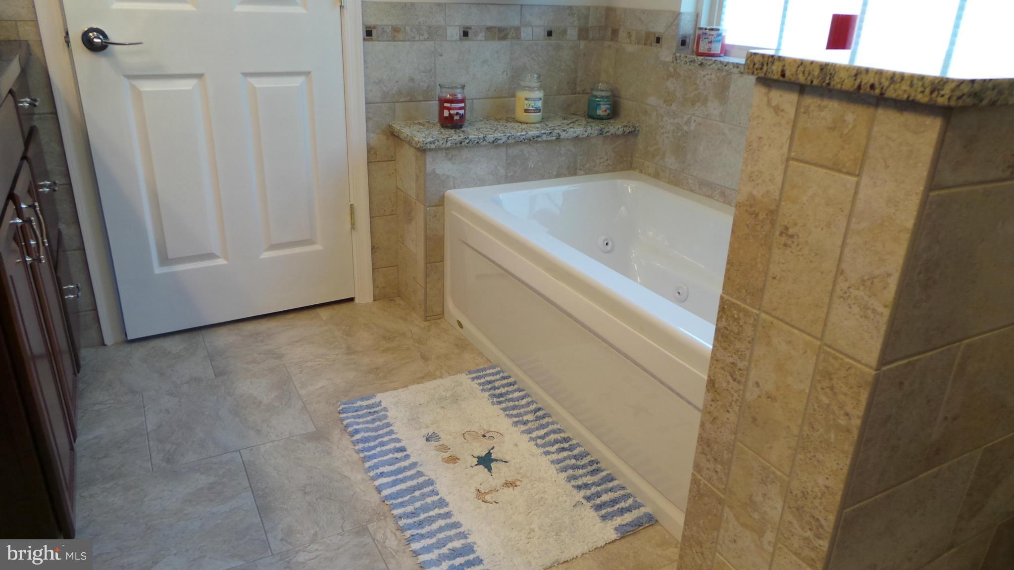 LAKE WILDERNESS - Residential