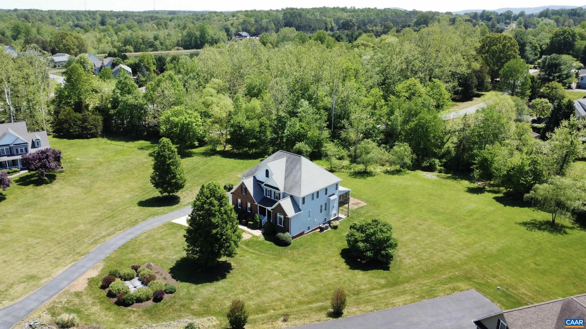 WILLOW CREEK - Residential