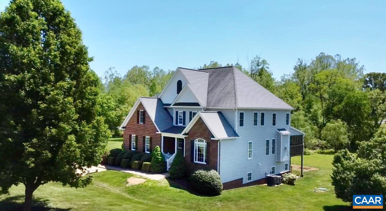 WILLOW CREEK - Residential