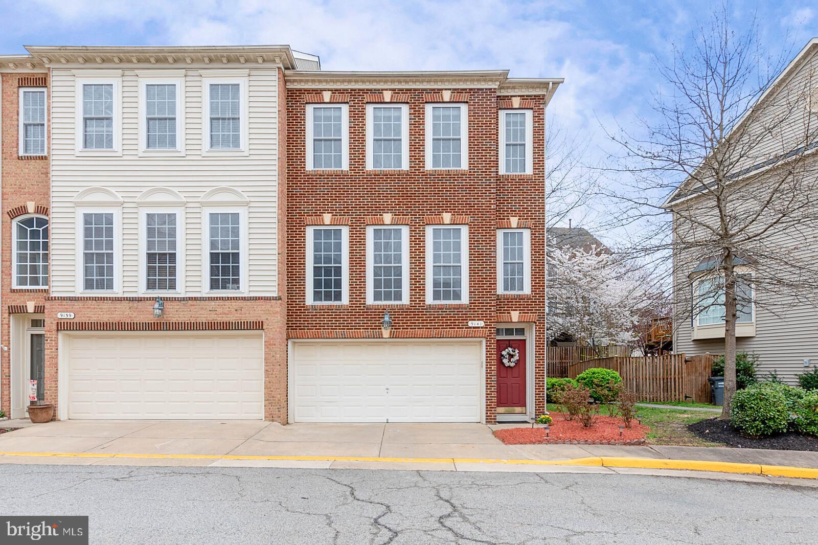 LAUREL CREST - Residential