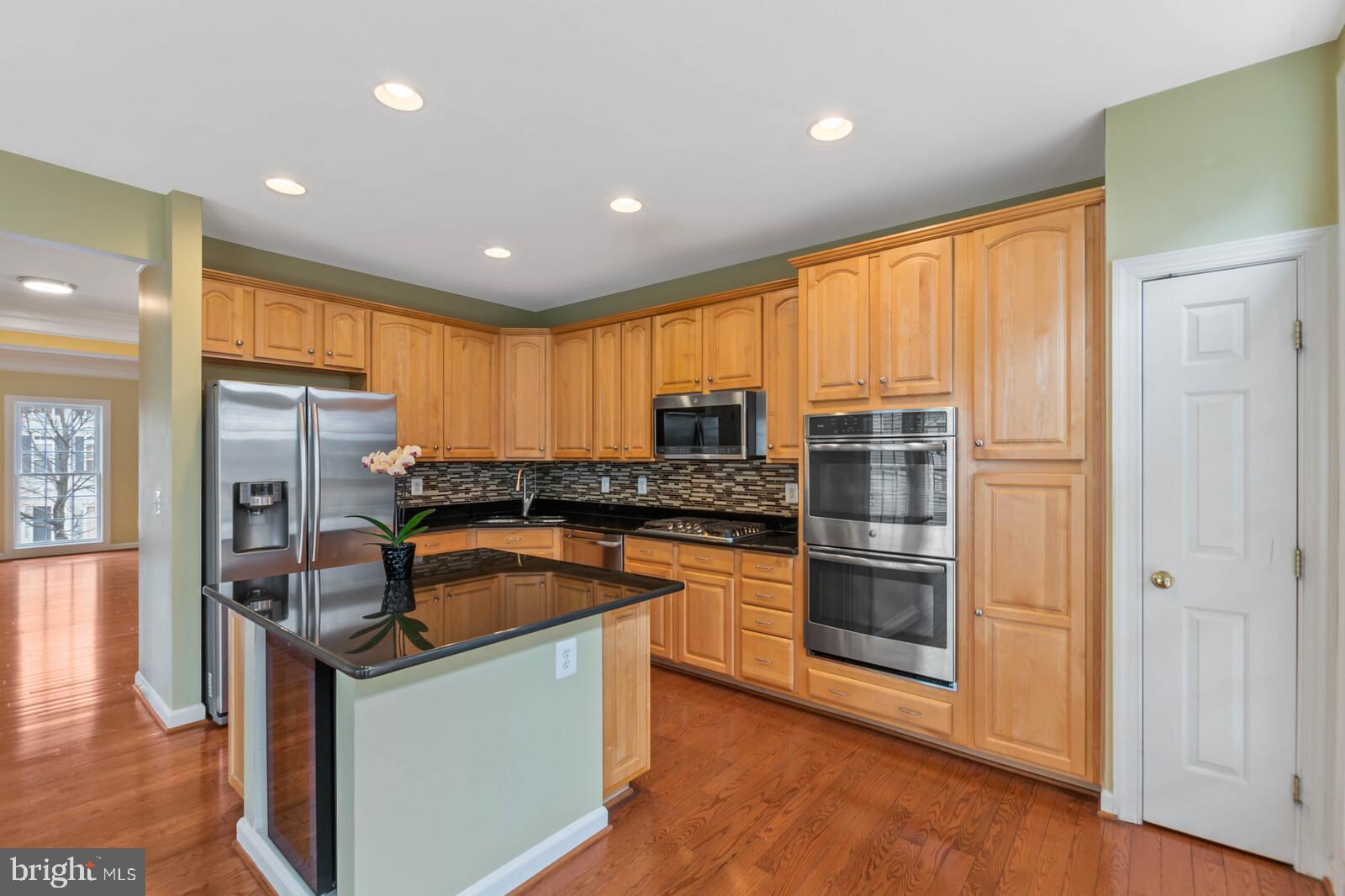 LAUREL CREST - Residential