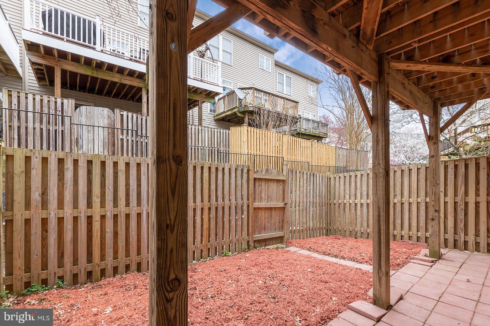 LAUREL CREST - Residential