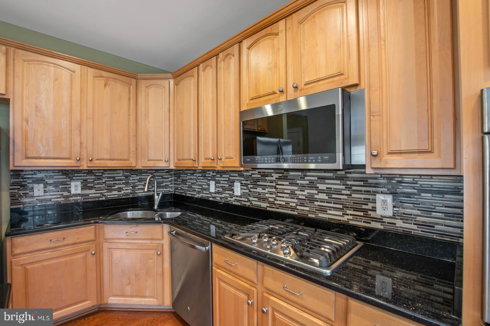 LAUREL CREST - Residential