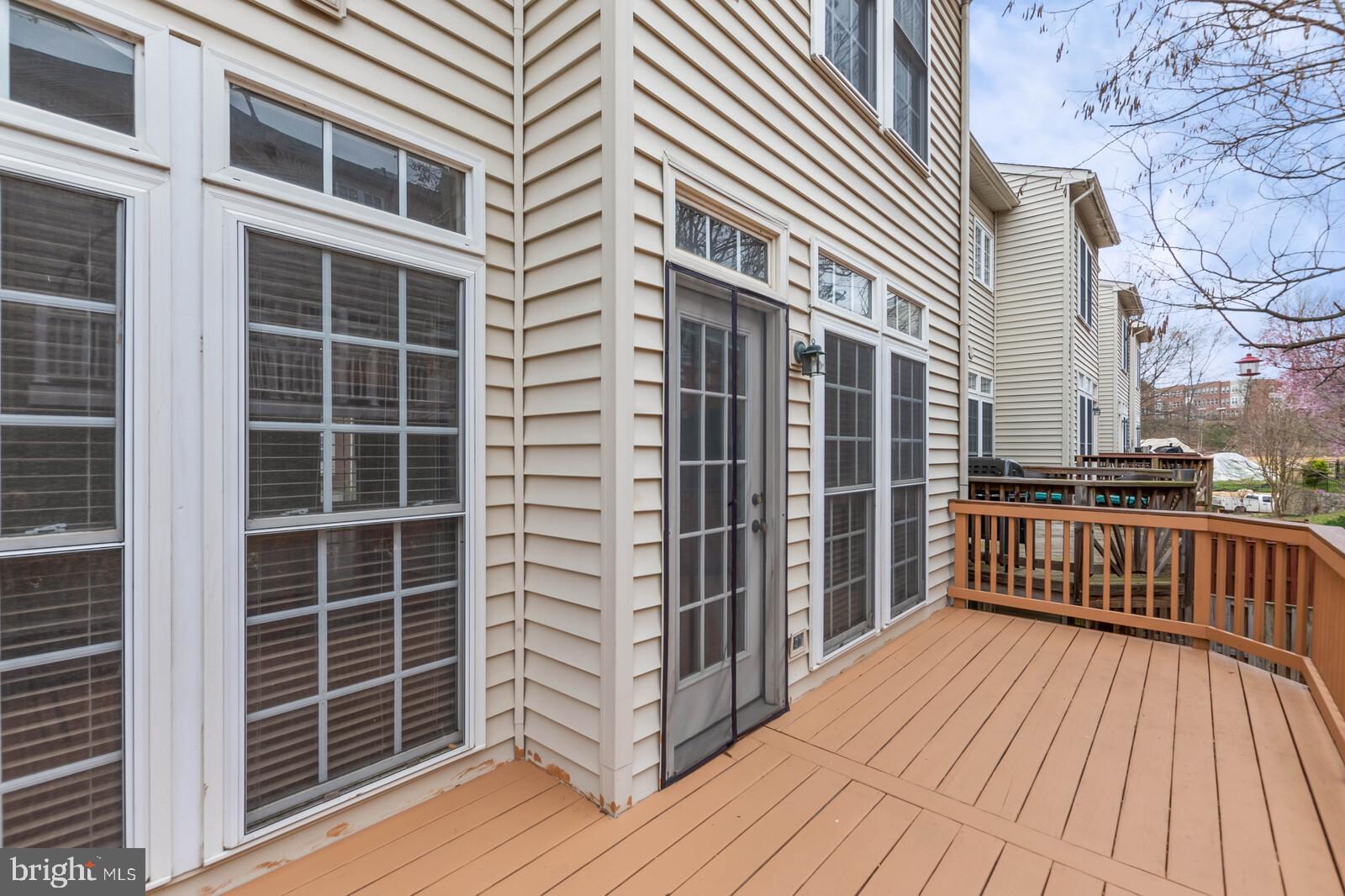 LAUREL CREST - Residential