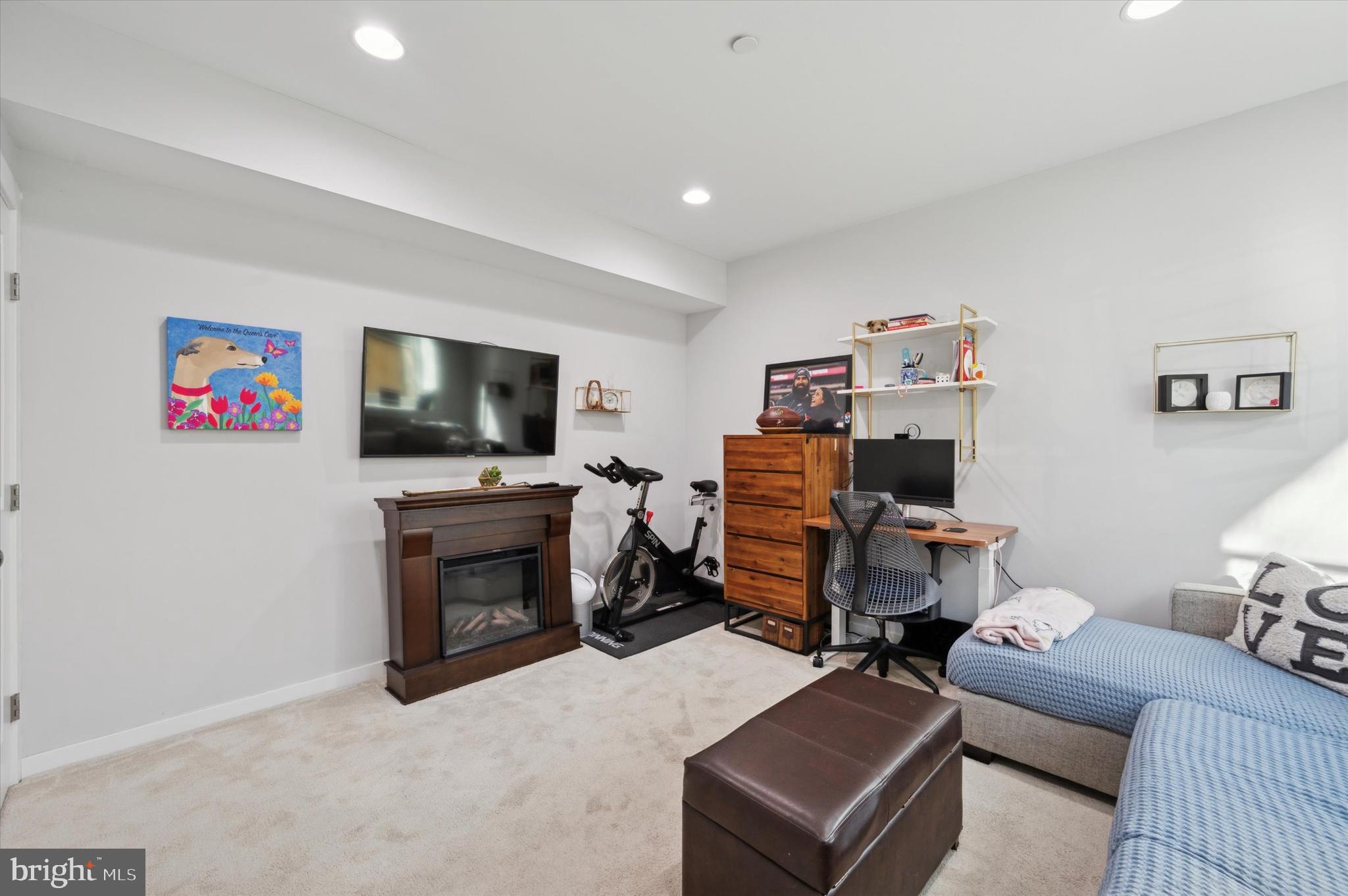 FAIRMOUNT - Residential