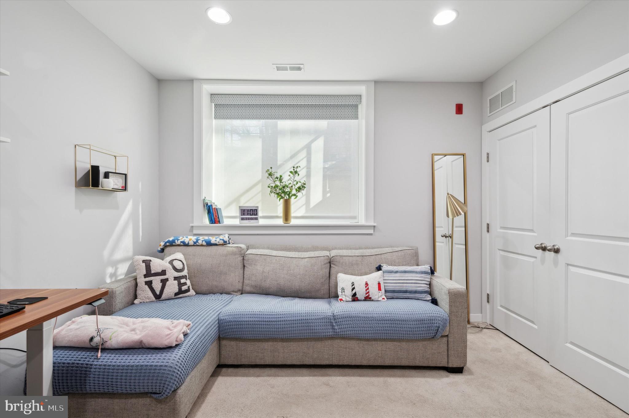 FAIRMOUNT - Residential