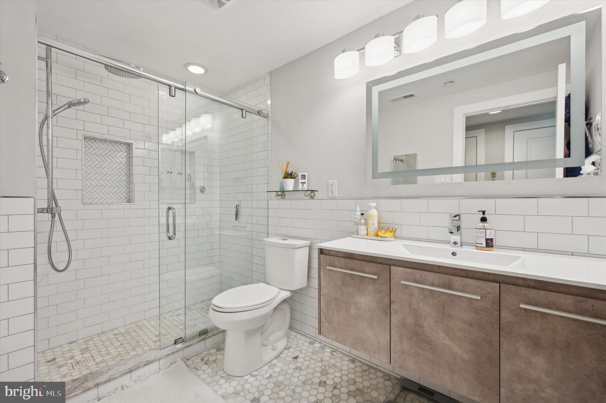 FAIRMOUNT - Residential