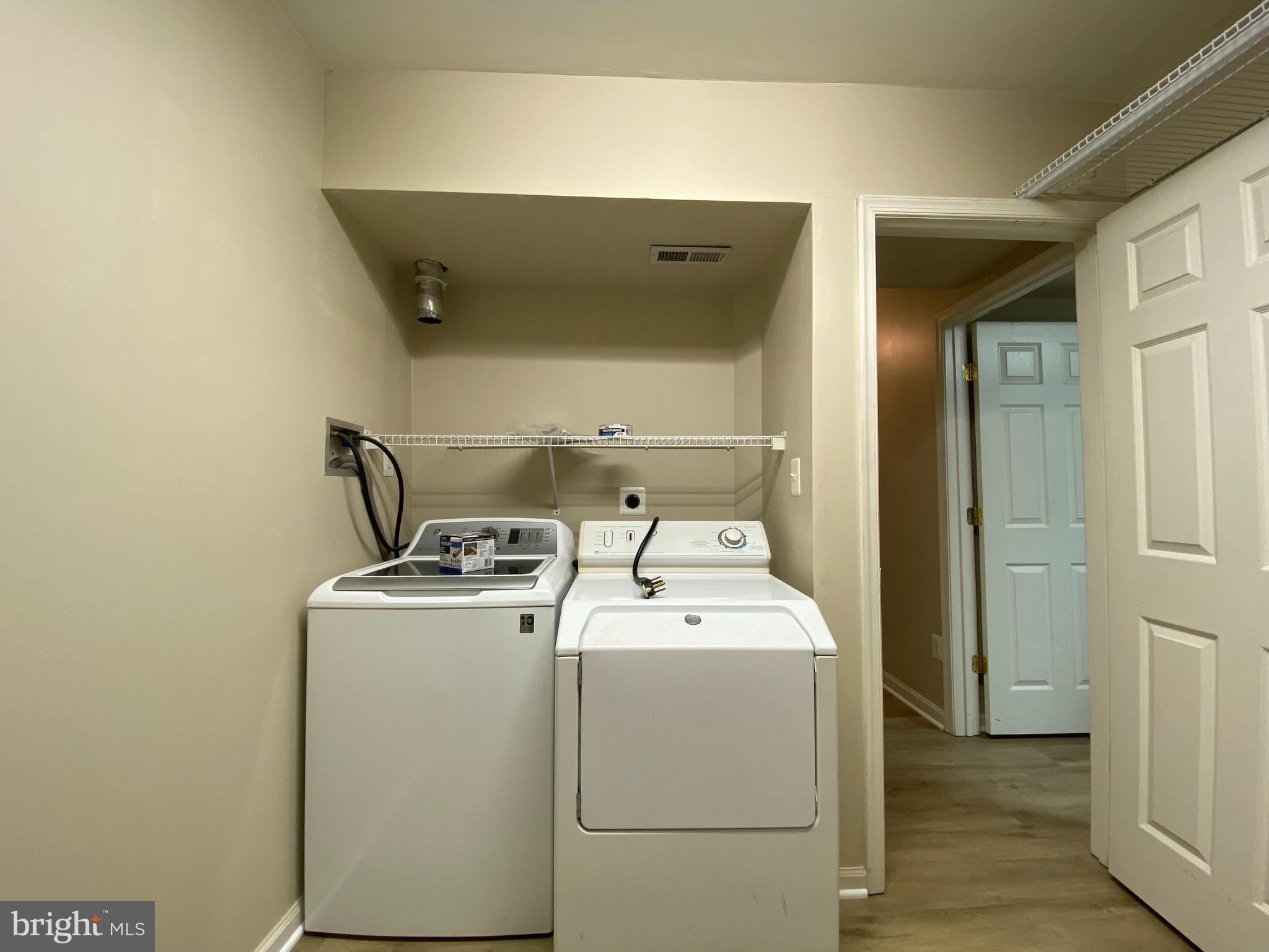 WORTHINGTON WOODS - Residential Lease