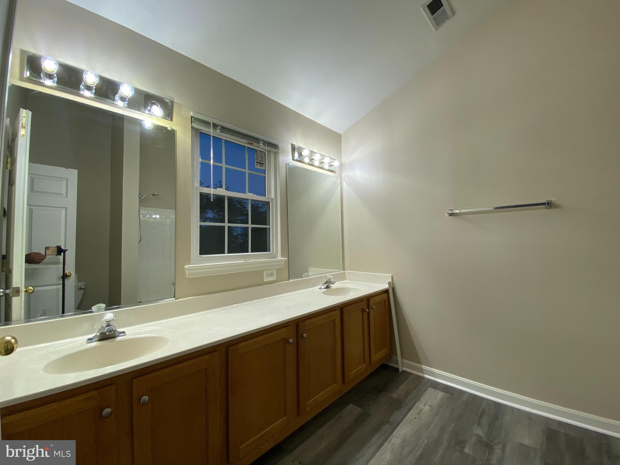 WORTHINGTON WOODS - Residential Lease