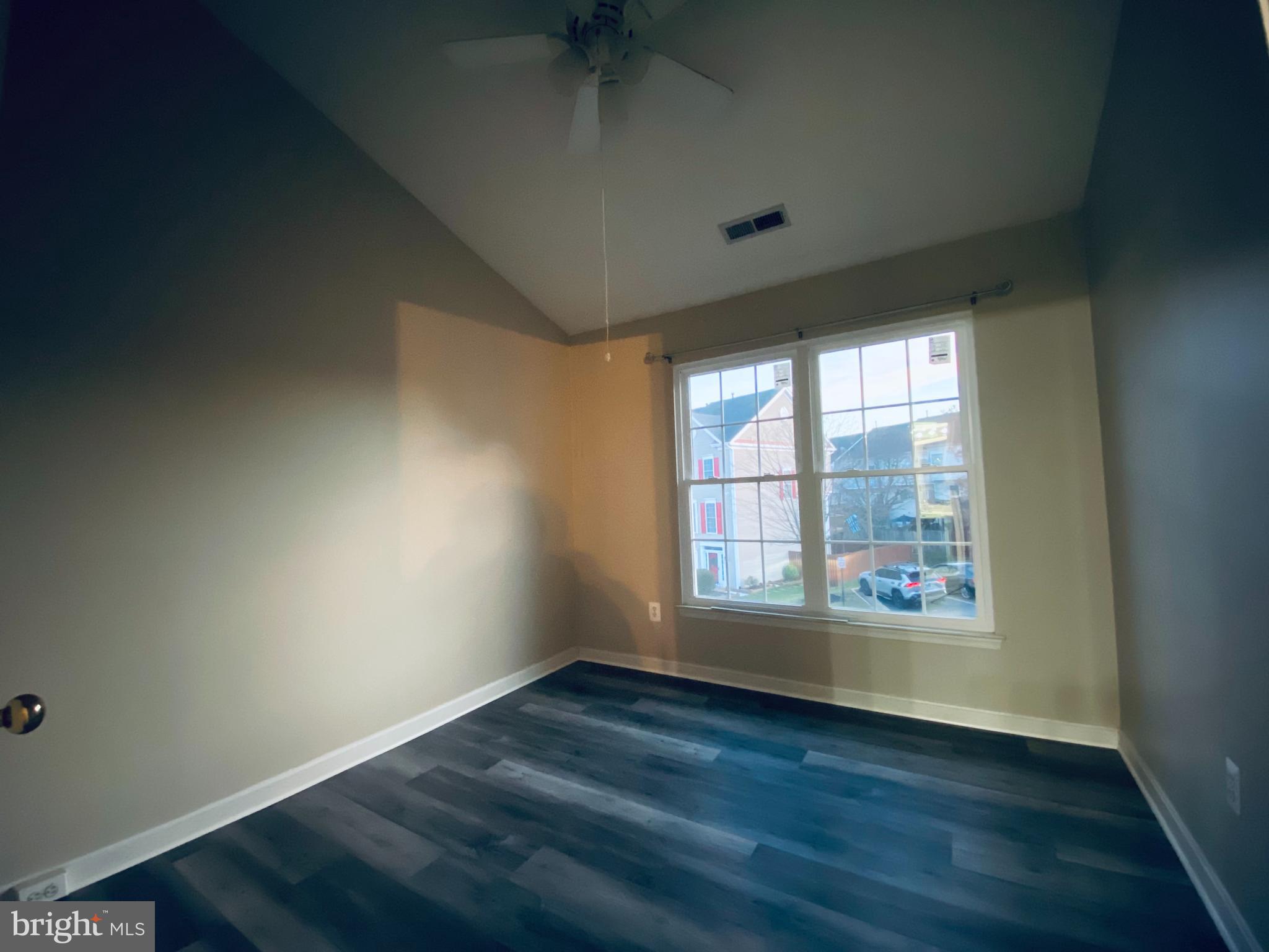 WORTHINGTON WOODS - Residential Lease