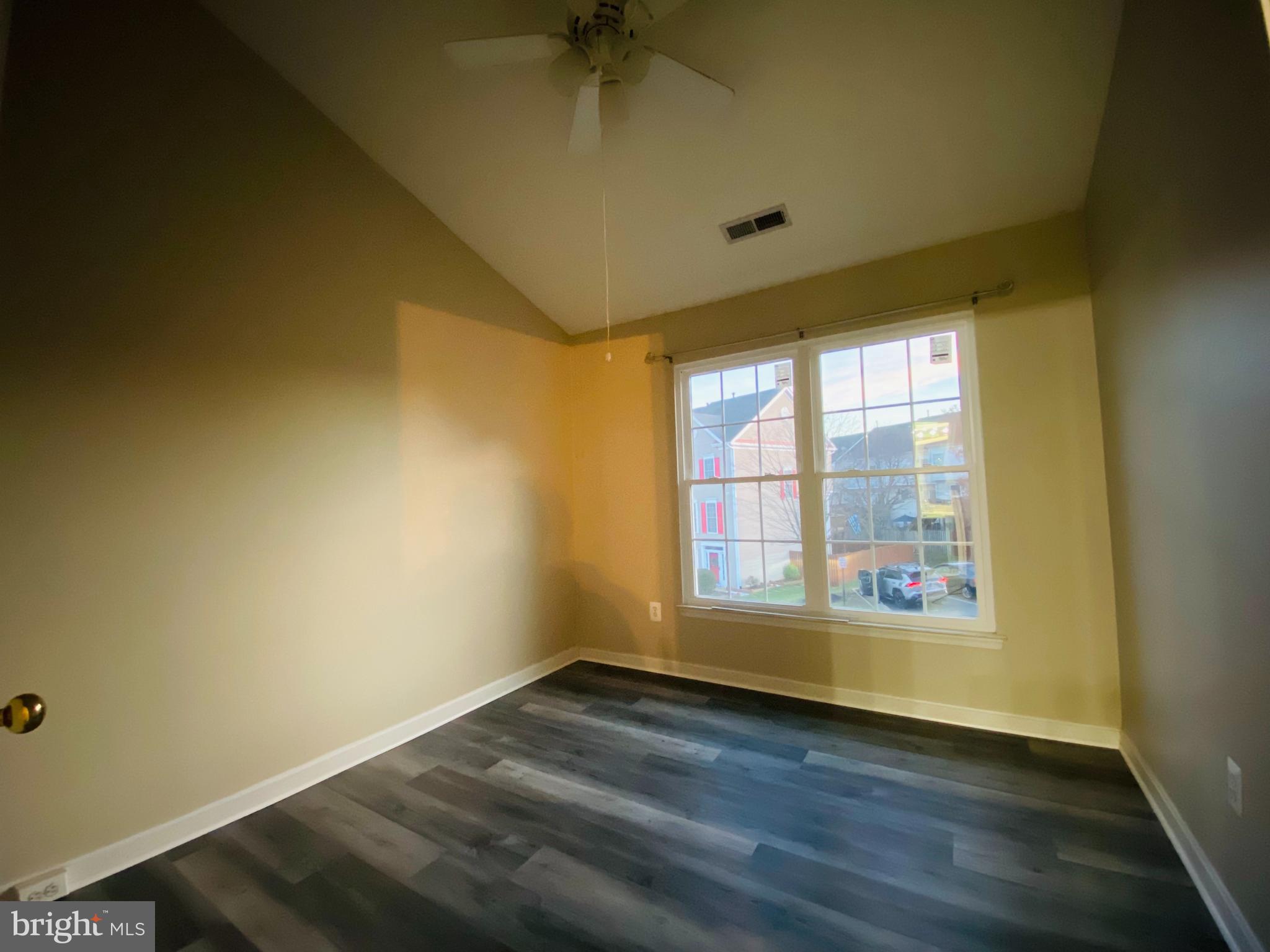 WORTHINGTON WOODS - Residential Lease