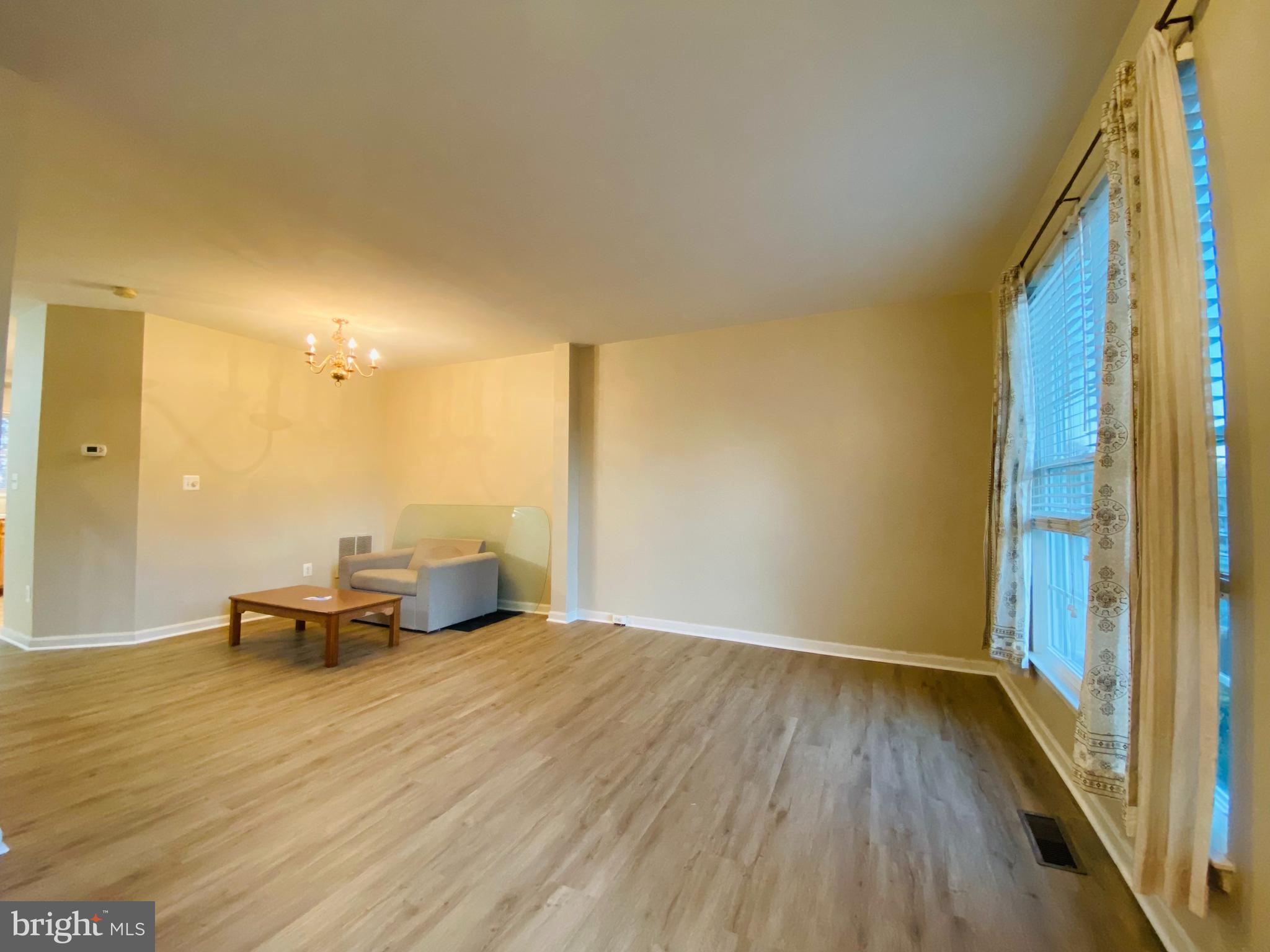 WORTHINGTON WOODS - Residential Lease