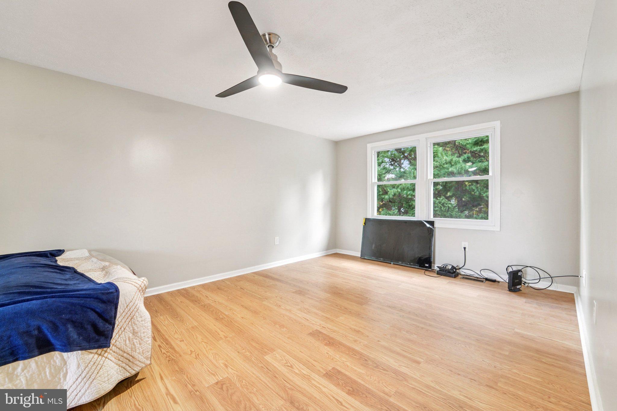 GLADE MANOR - Residential