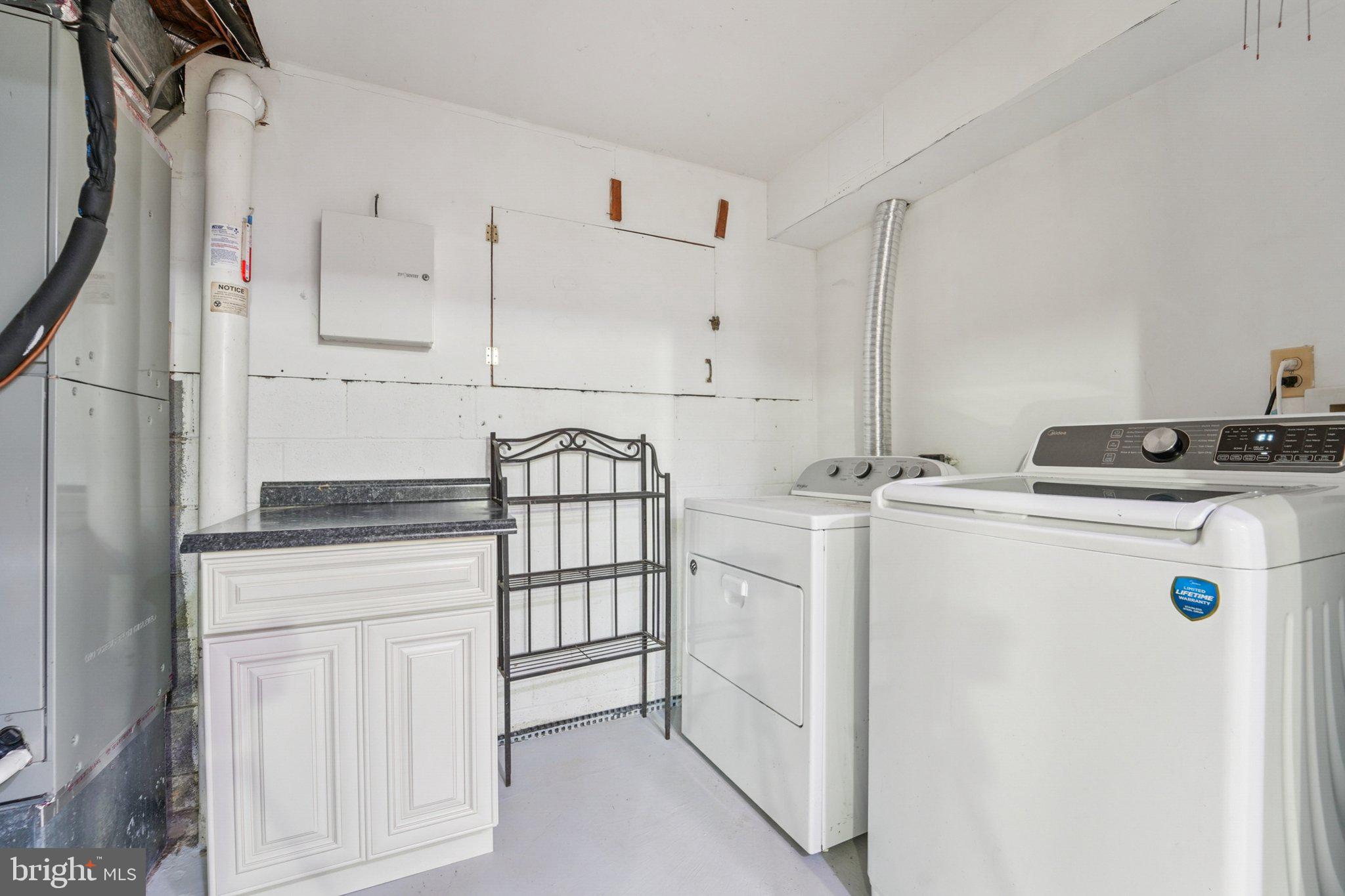 GLADE MANOR - Residential