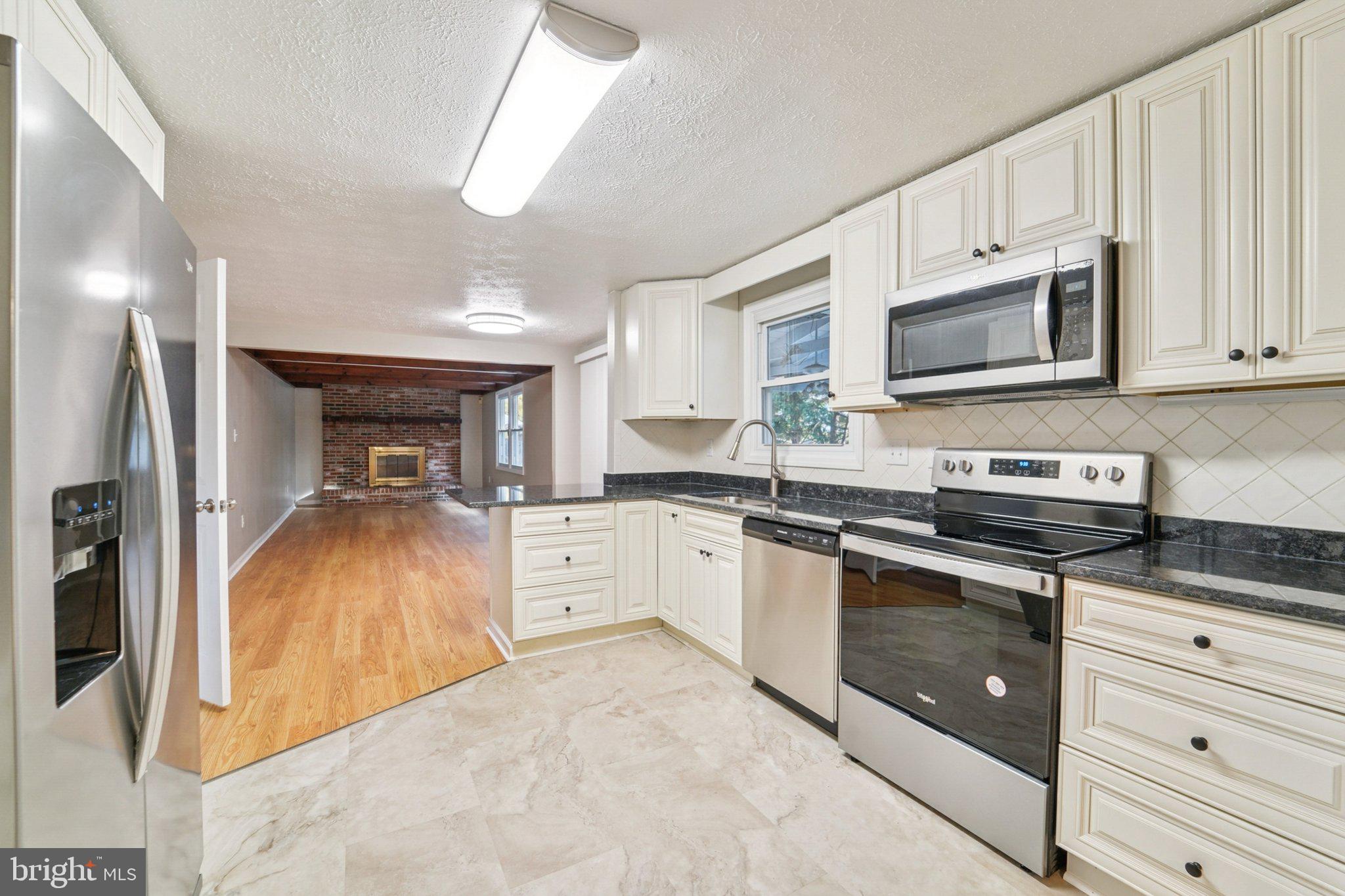 GLADE MANOR - Residential