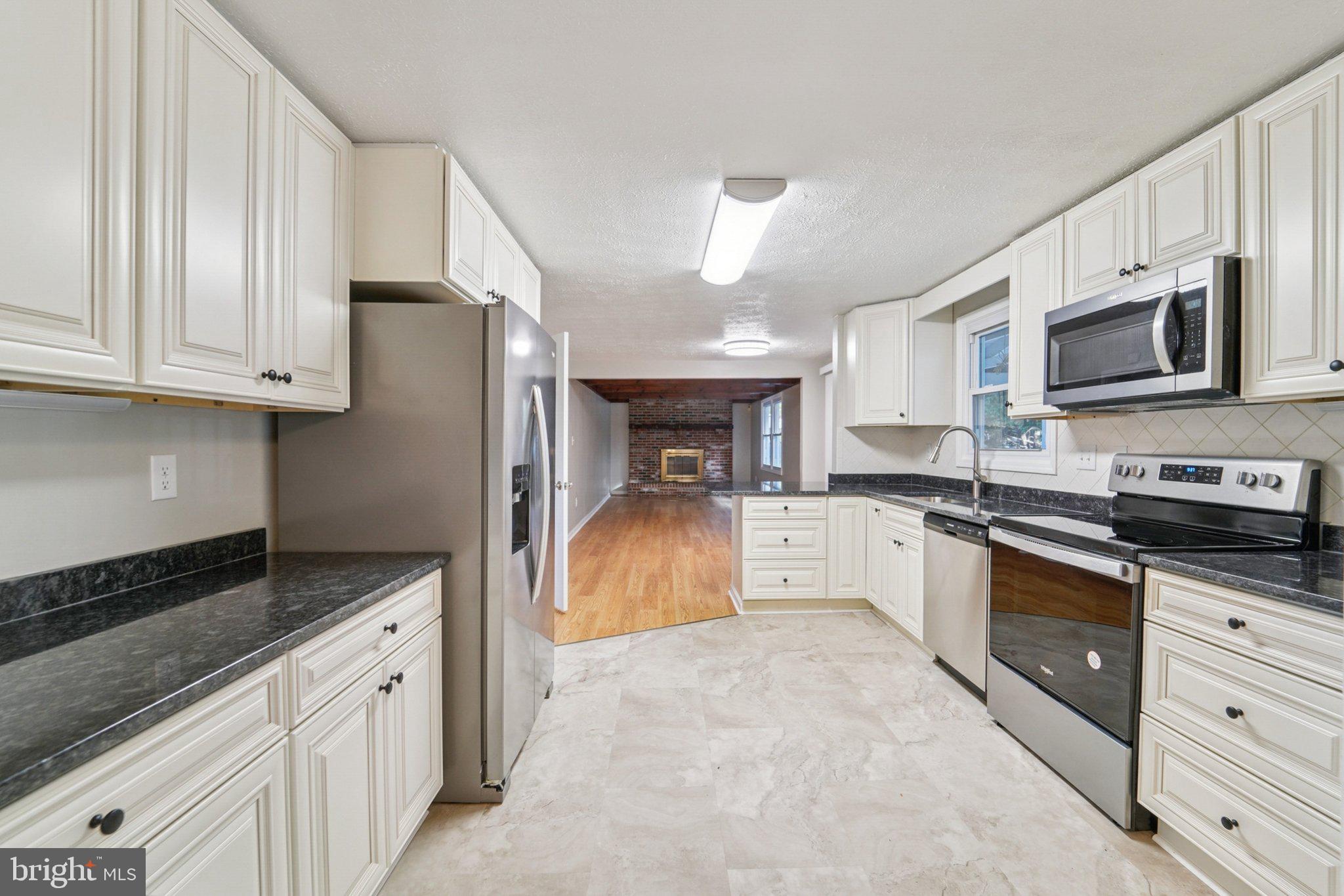 GLADE MANOR - Residential