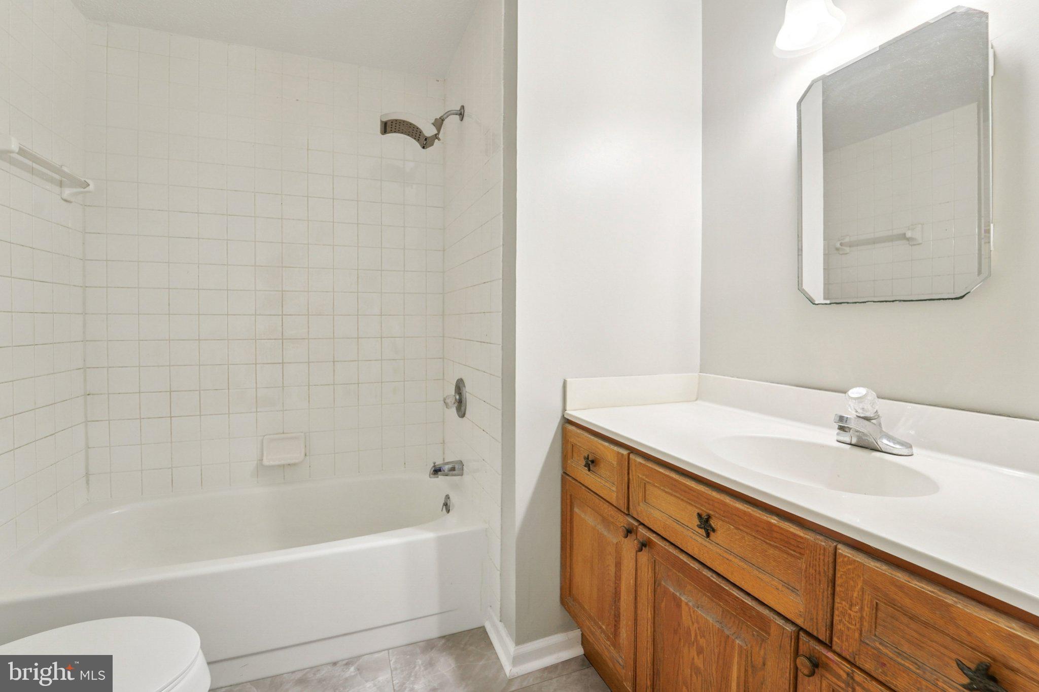 GLADE MANOR - Residential