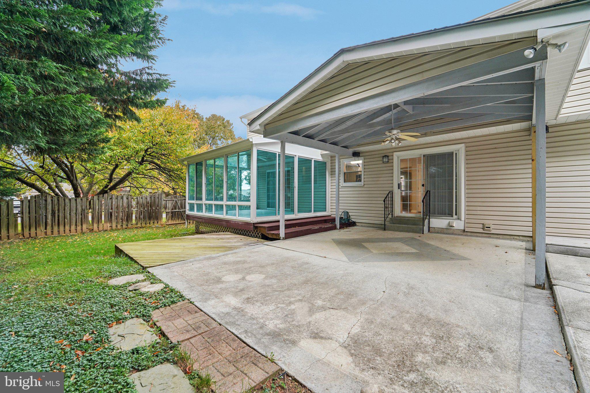 GLADE MANOR - Residential