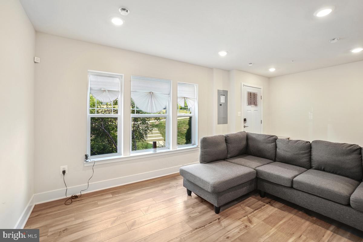 3027 CORIANDER PLACE