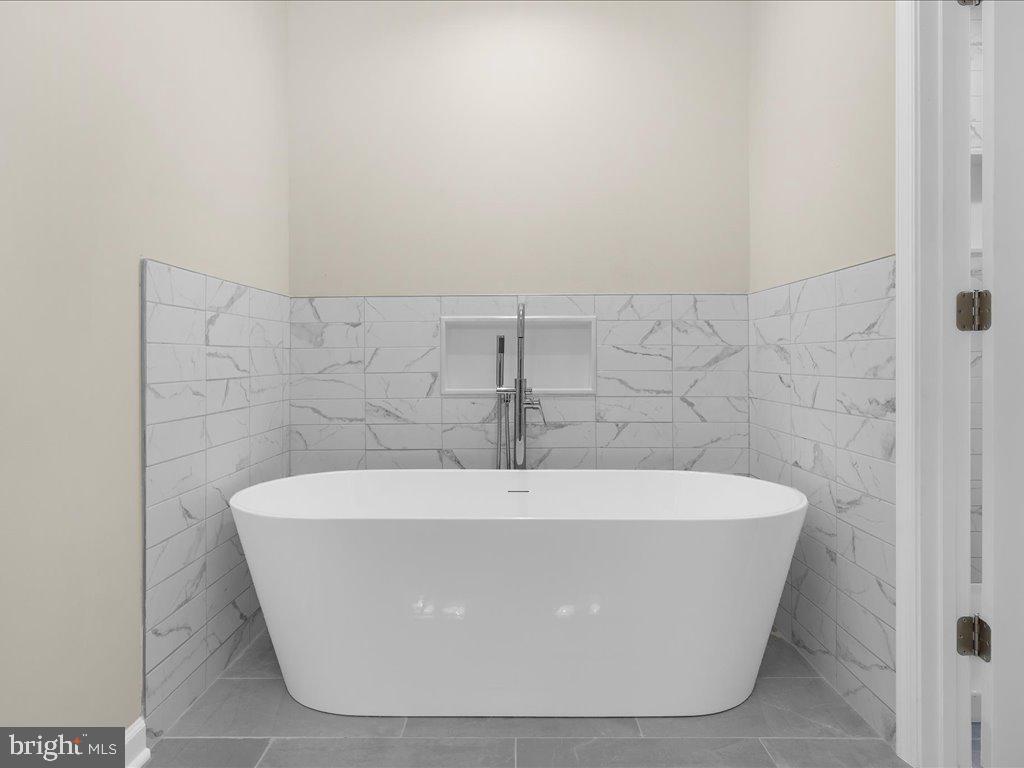 LOTHIAN - Residential