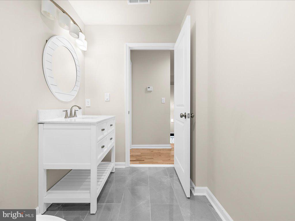 LOTHIAN - Residential