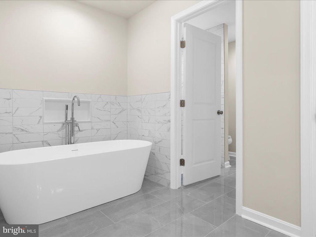 LOTHIAN - Residential