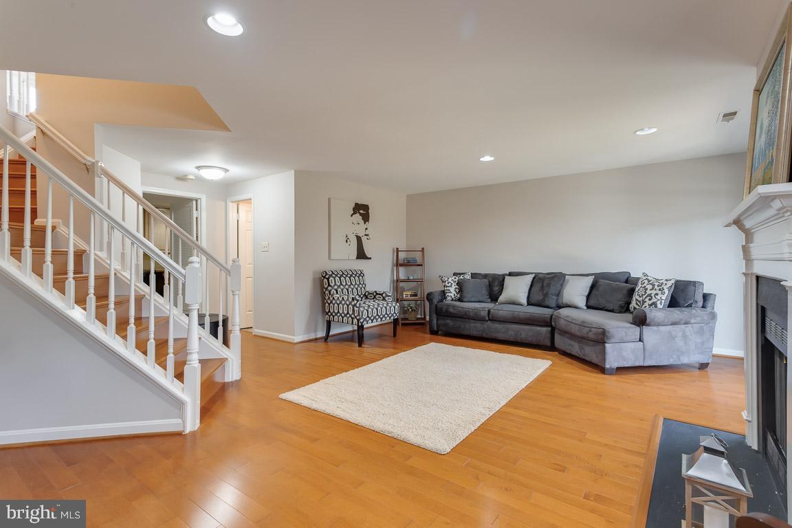 THE MEWS - Residential