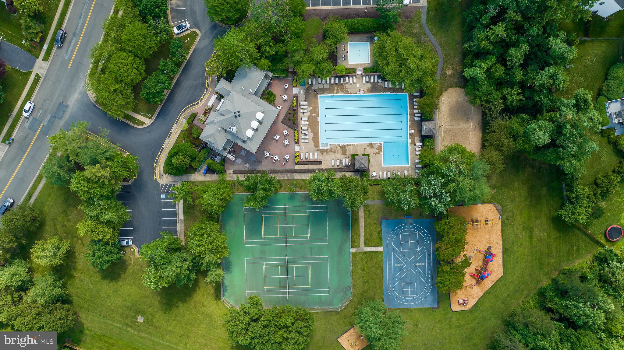 HAMPTON OAKS - Residential