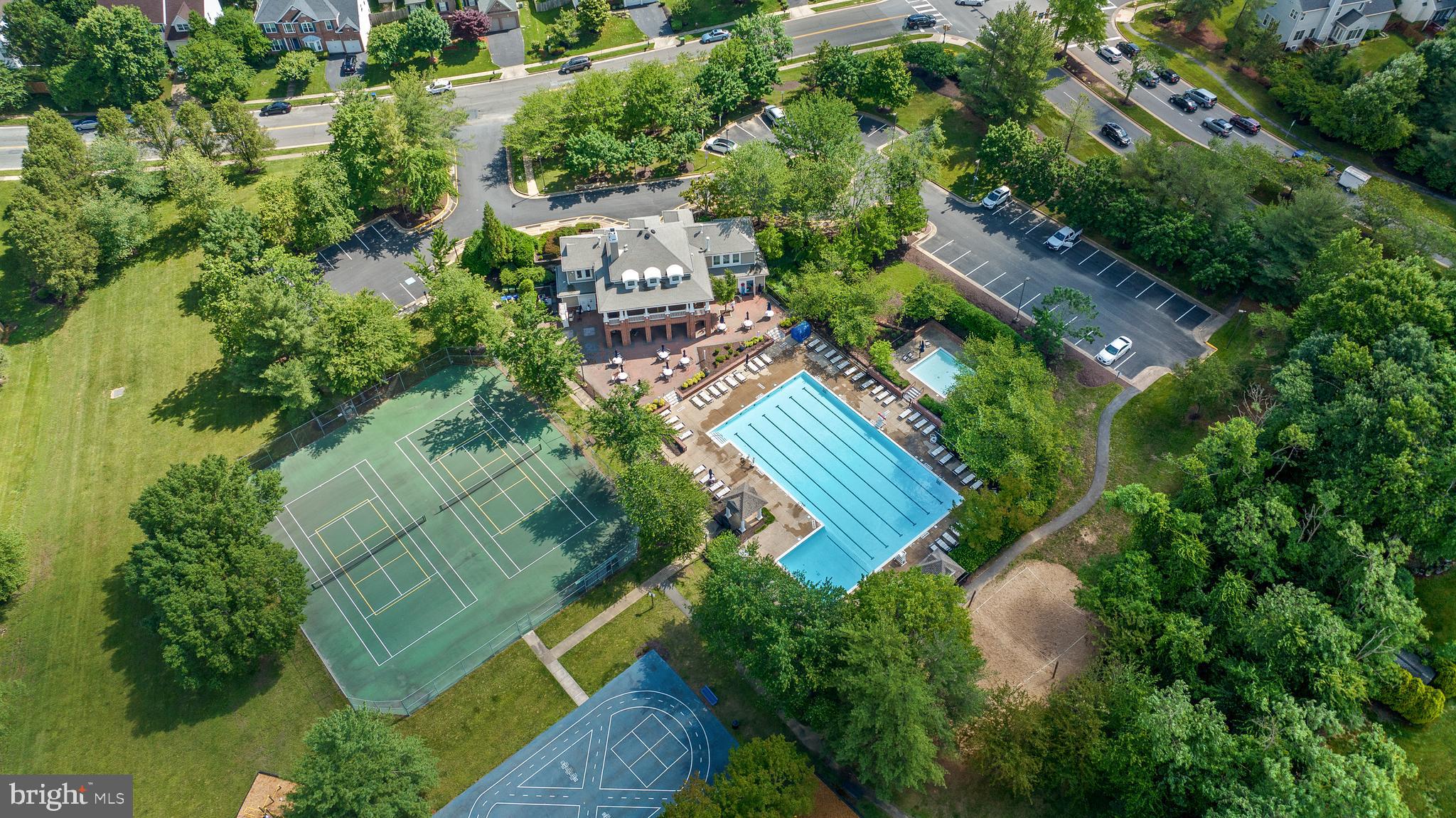 HAMPTON OAKS - Residential