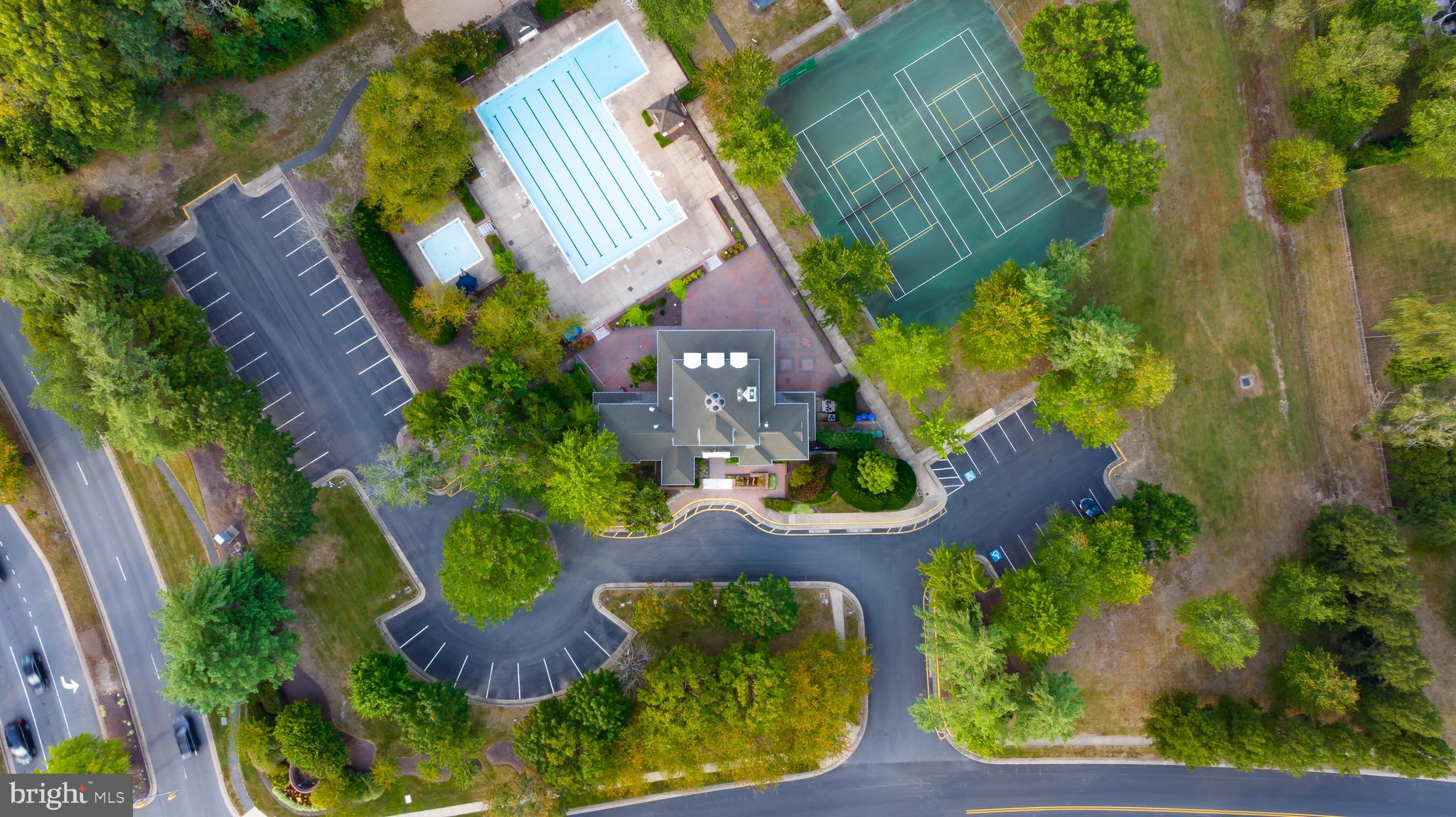 HAMPTON OAKS - Residential