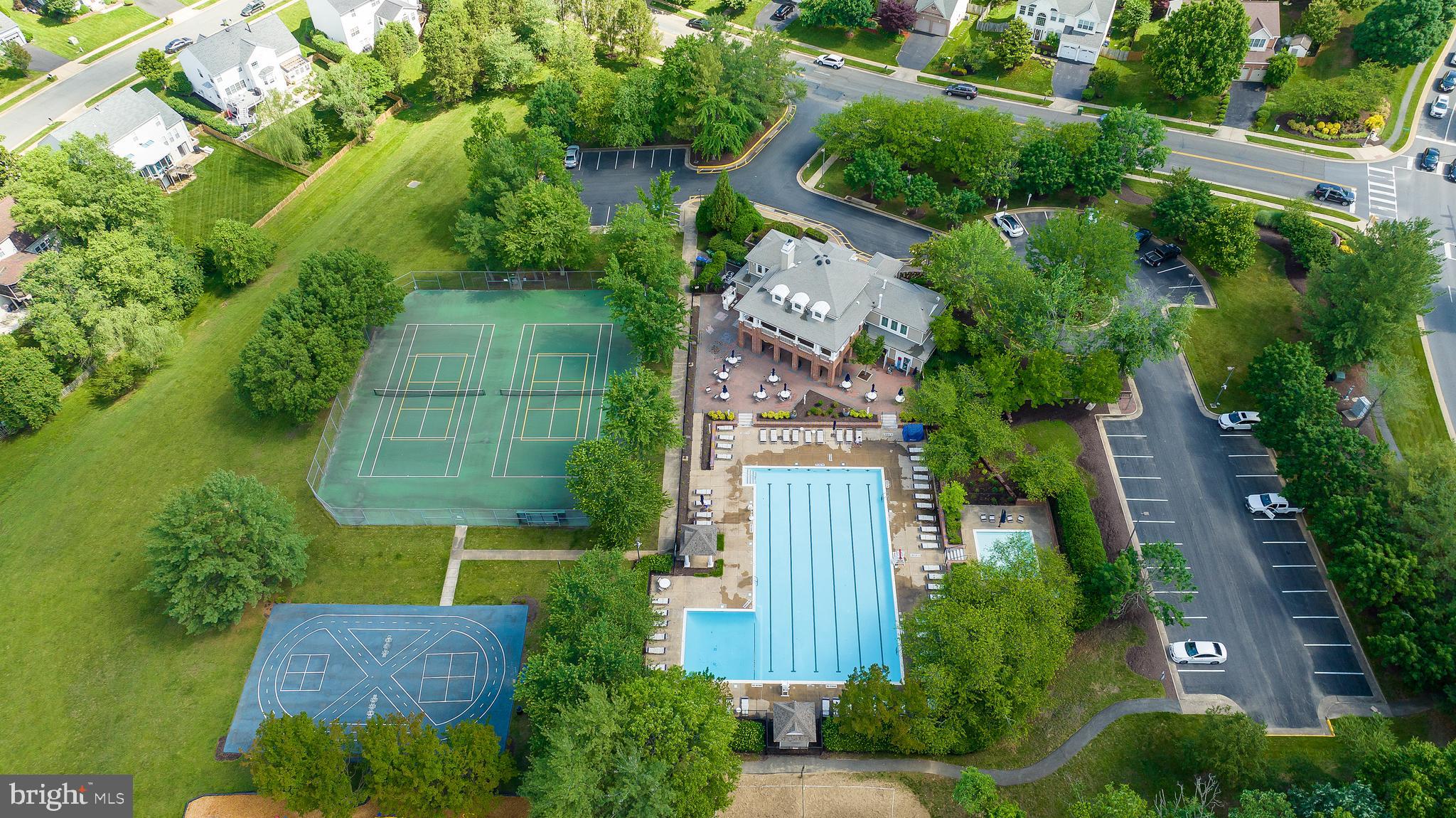 HAMPTON OAKS - Residential