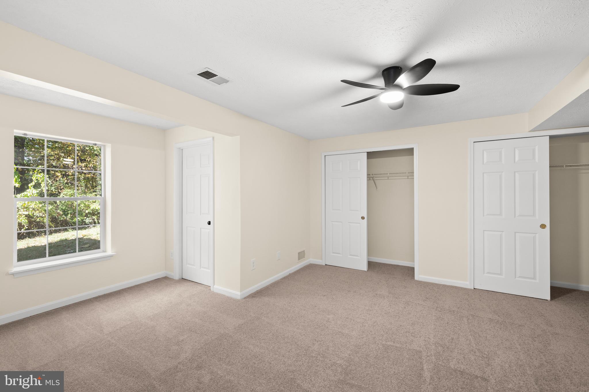 HAMPTON OAKS - Residential