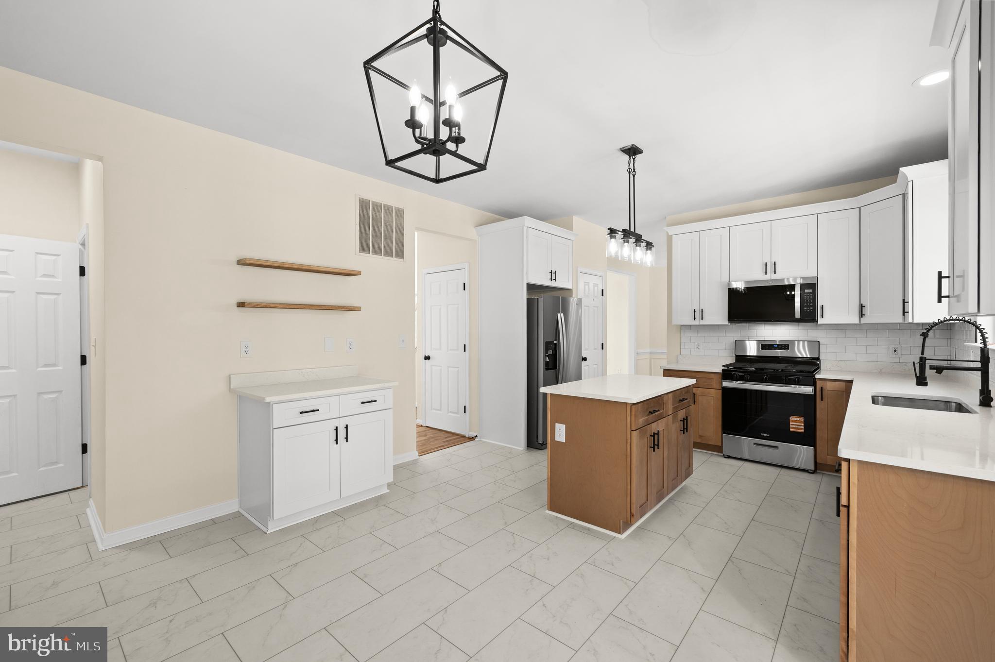 HAMPTON OAKS - Residential