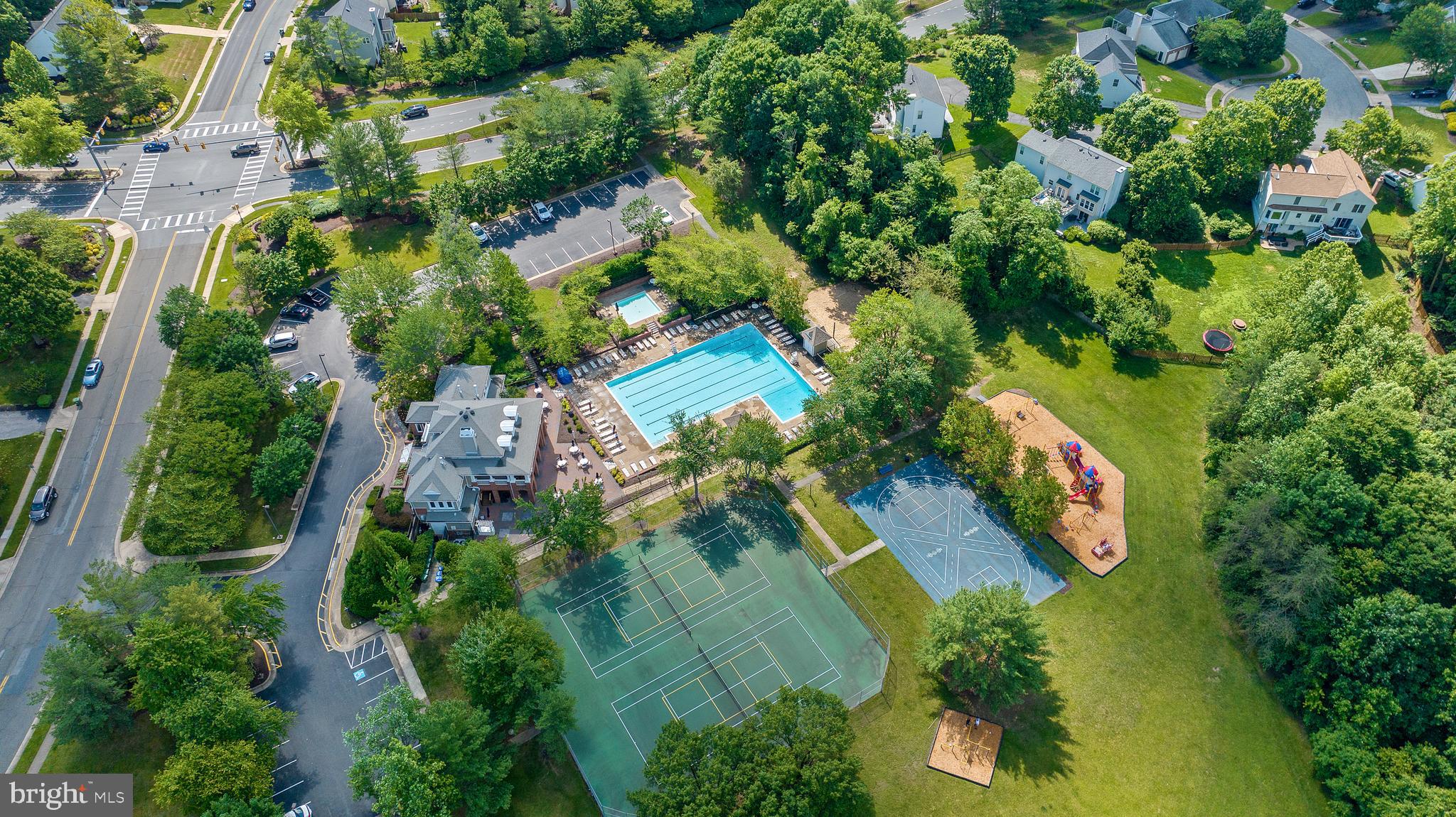 HAMPTON OAKS - Residential