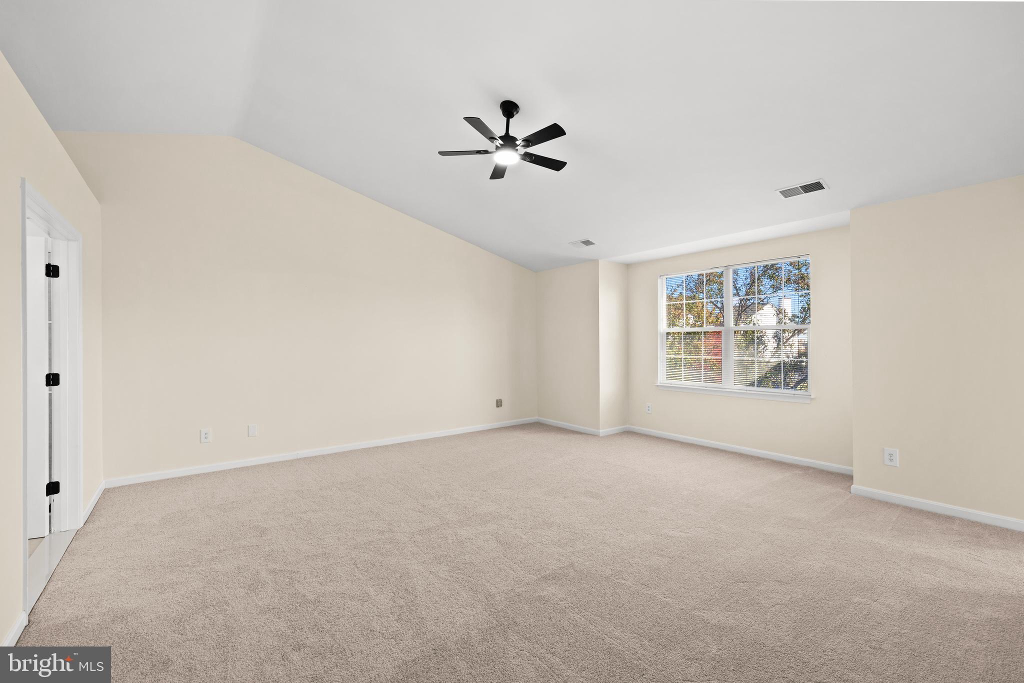 HAMPTON OAKS - Residential