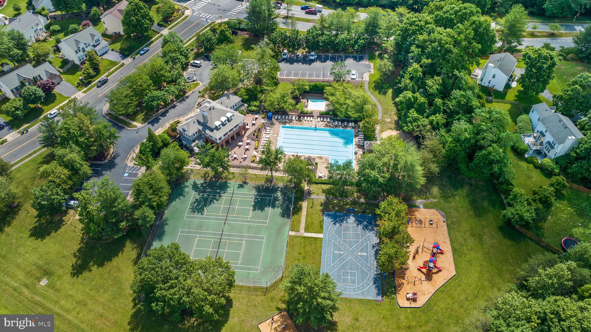 HAMPTON OAKS - Residential