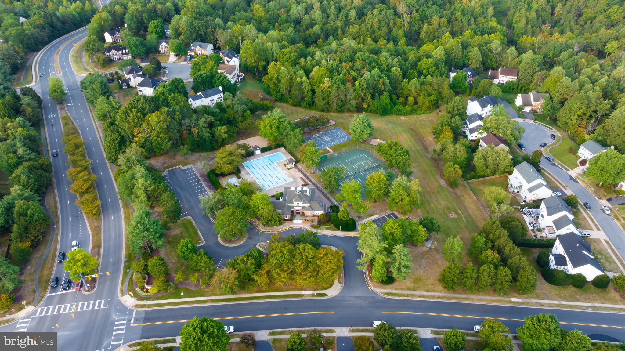 HAMPTON OAKS - Residential