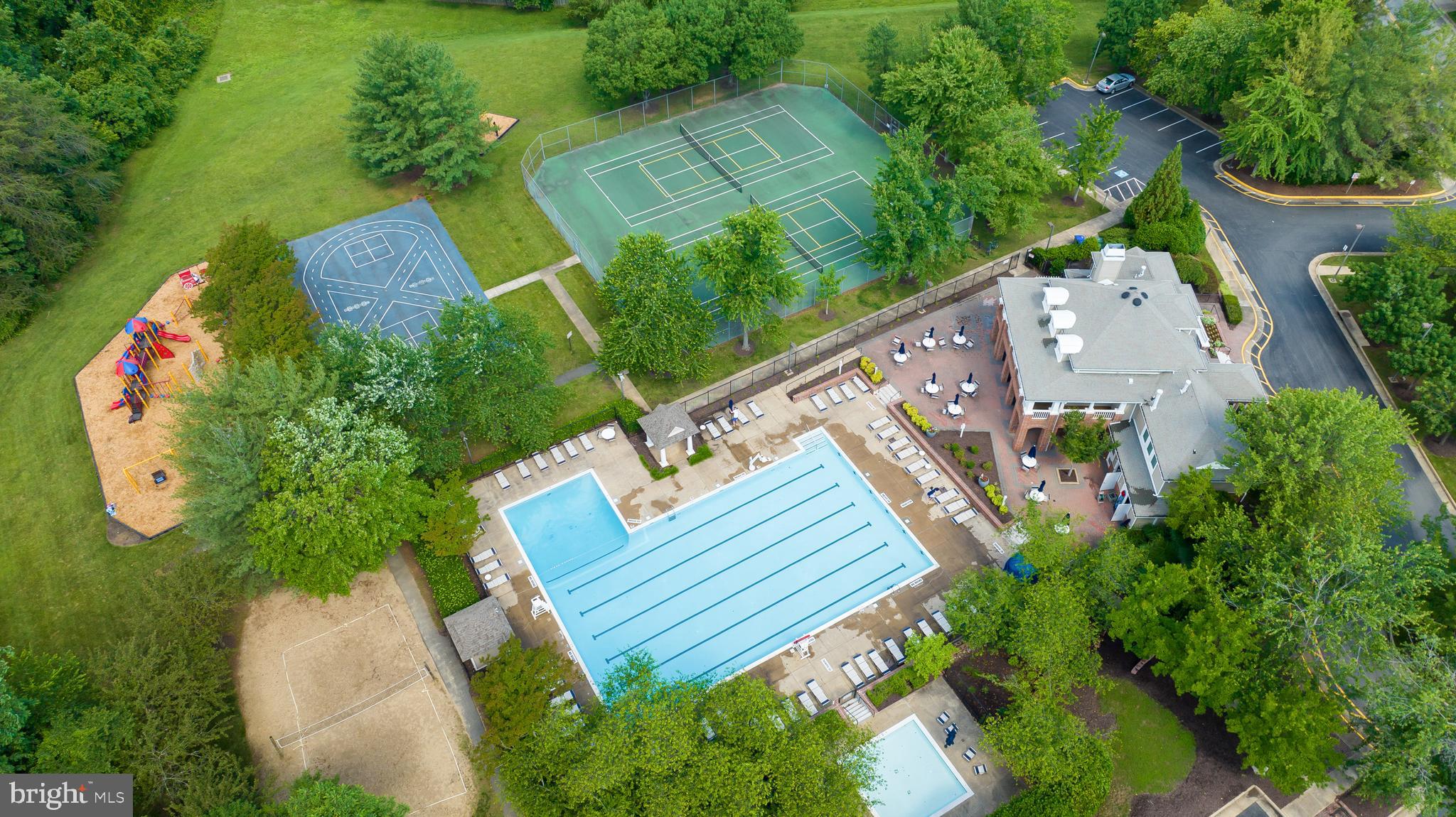 HAMPTON OAKS - Residential