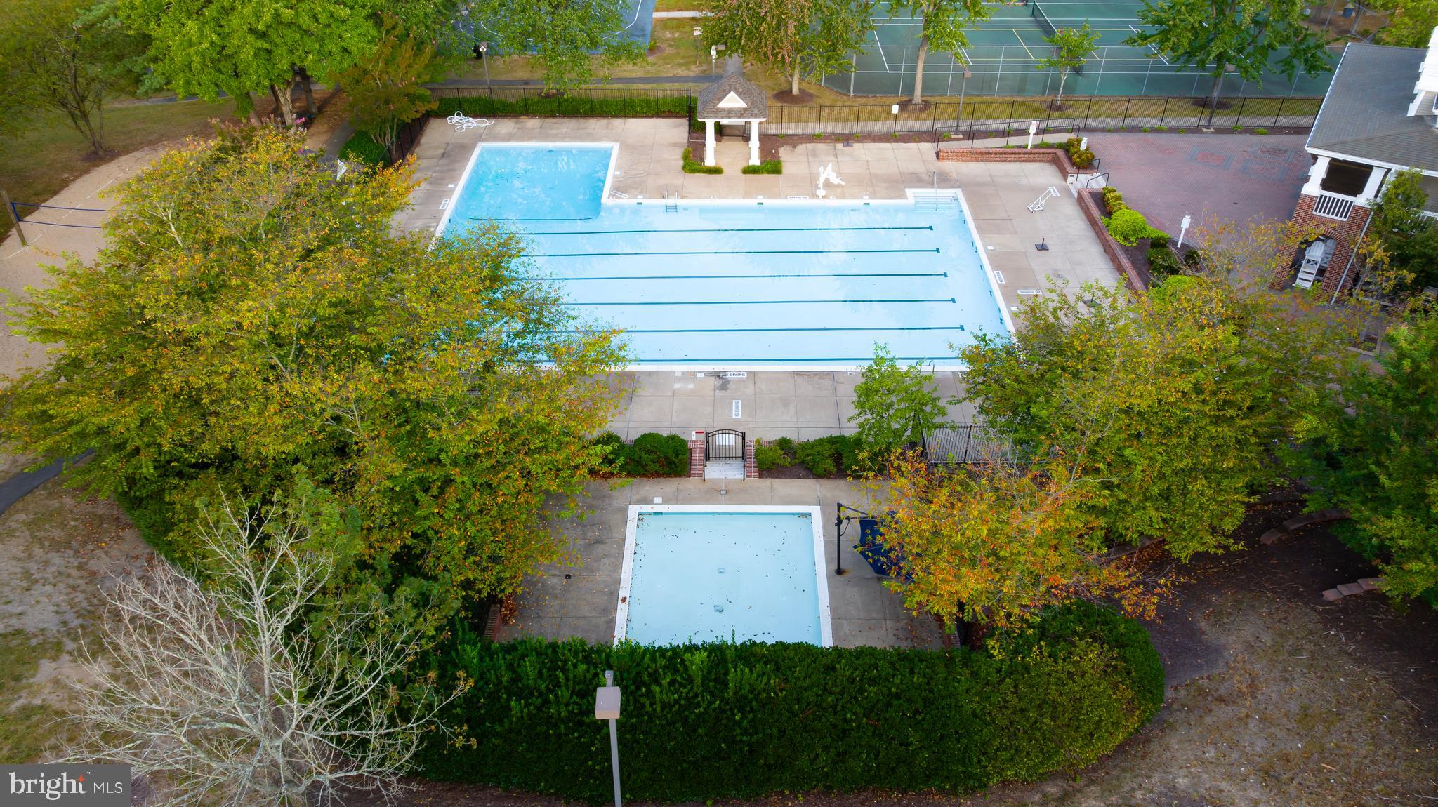 HAMPTON OAKS - Residential