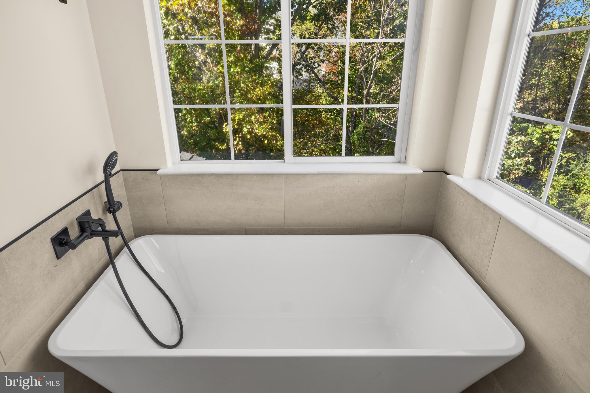 HAMPTON OAKS - Residential