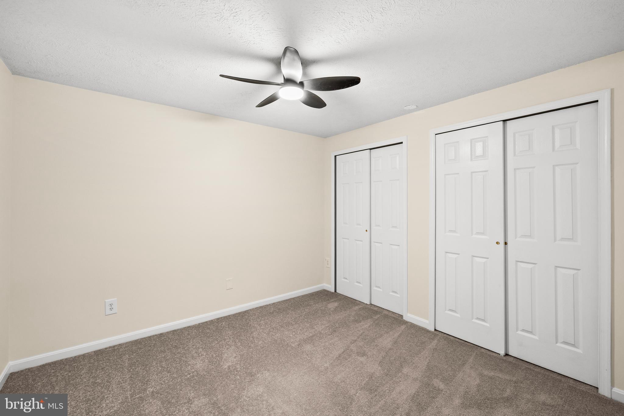 HAMPTON OAKS - Residential