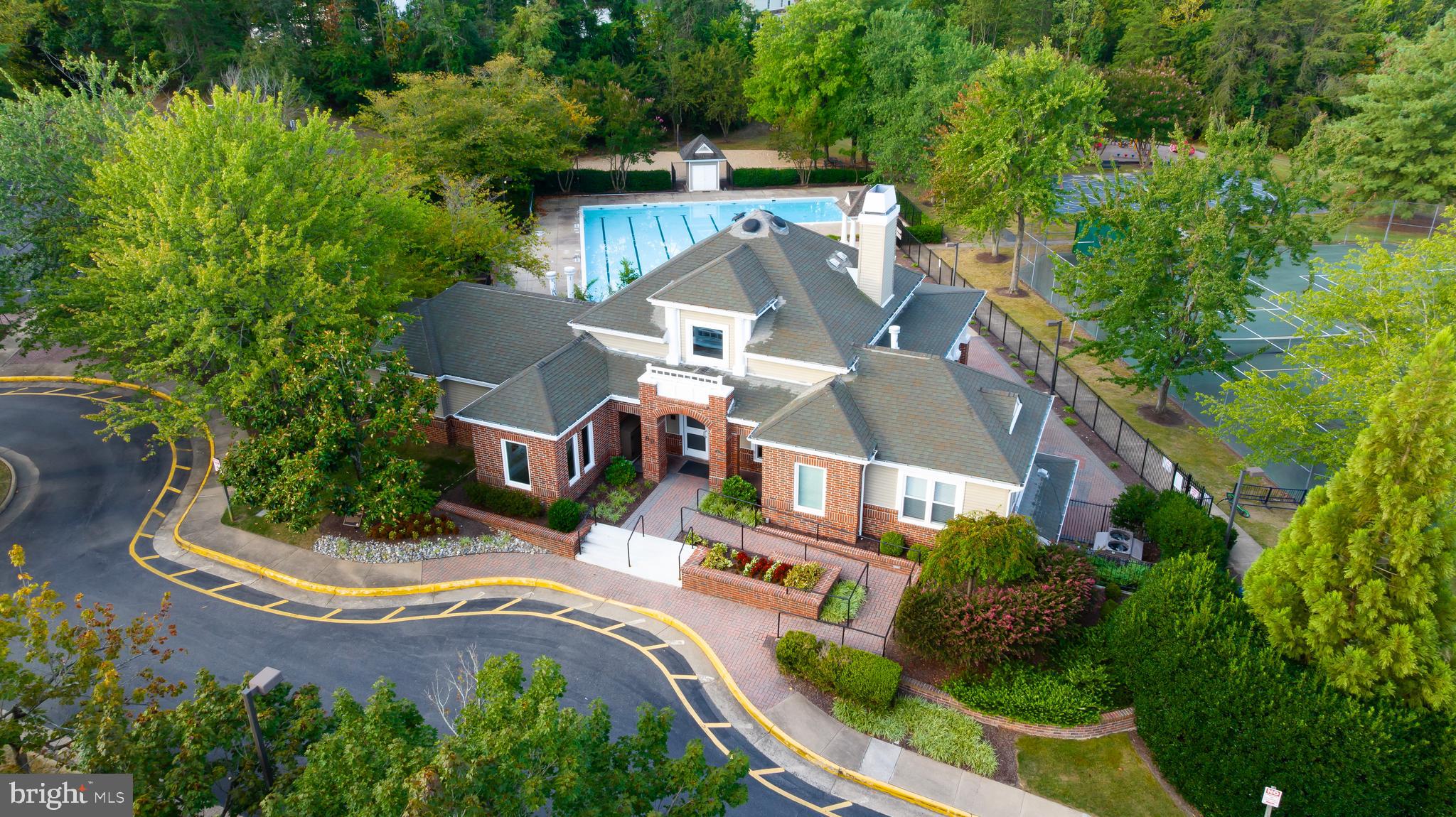 HAMPTON OAKS - Residential