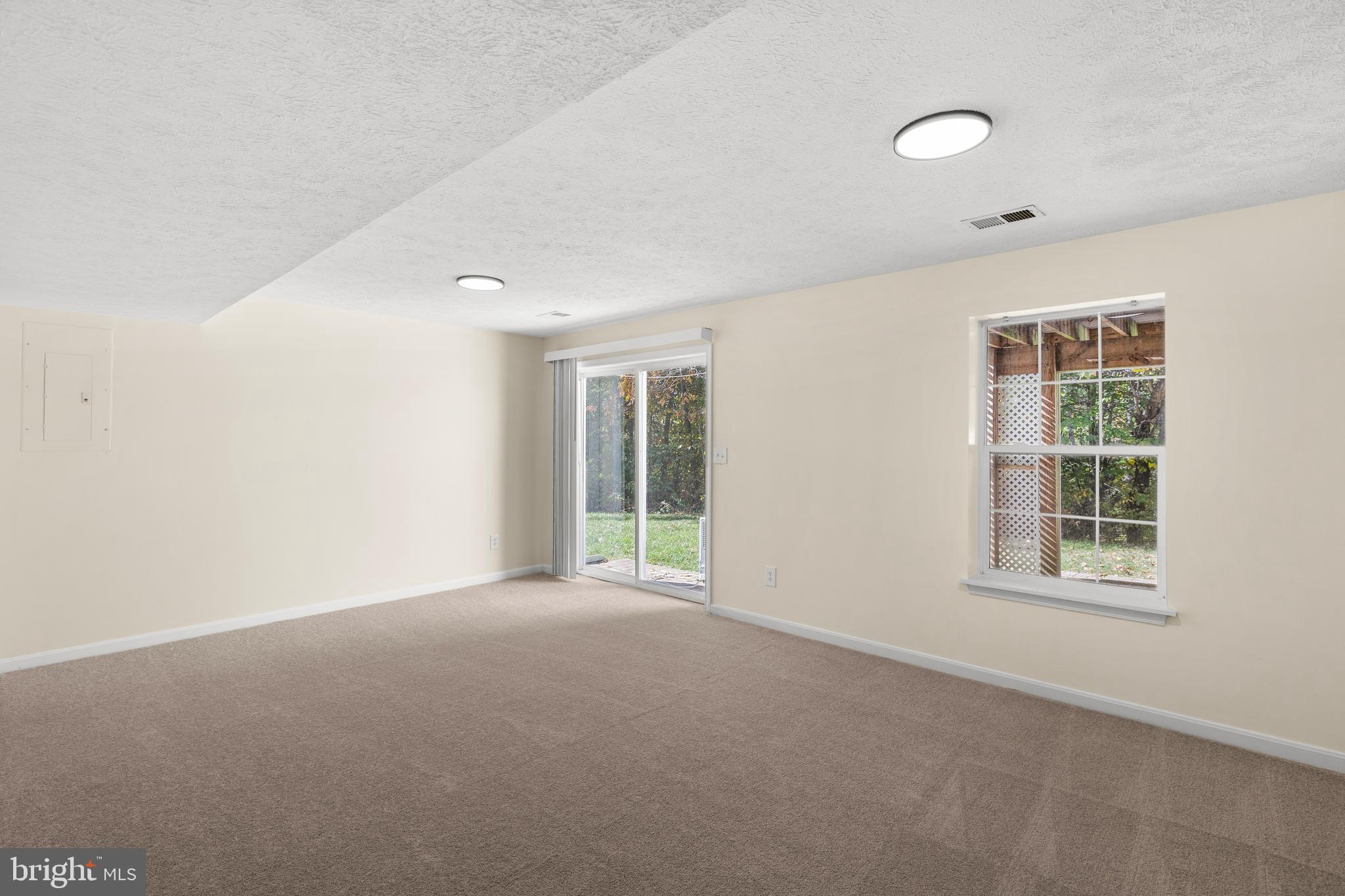 HAMPTON OAKS - Residential